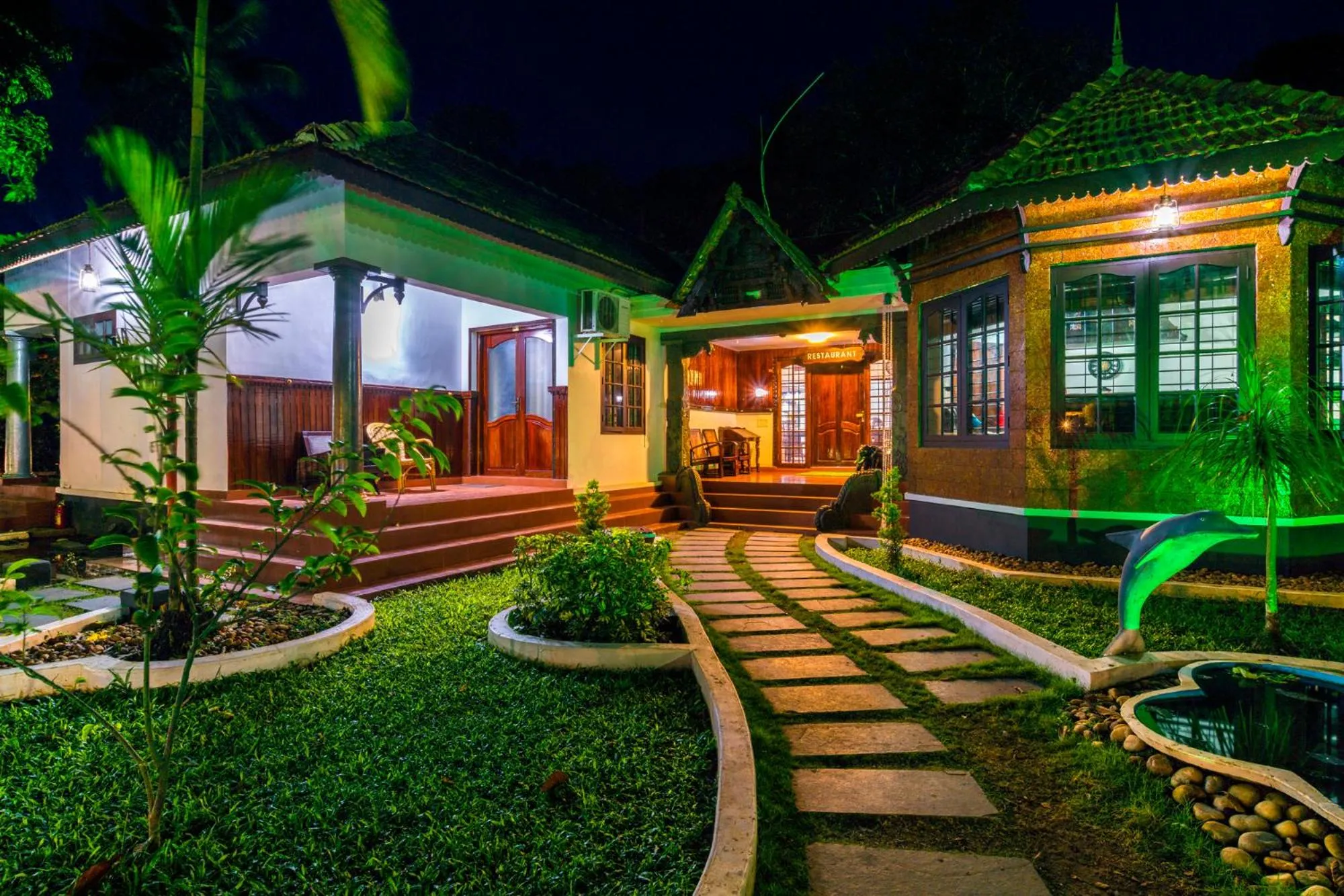 Facade/entrance in Warmth Lake Haven