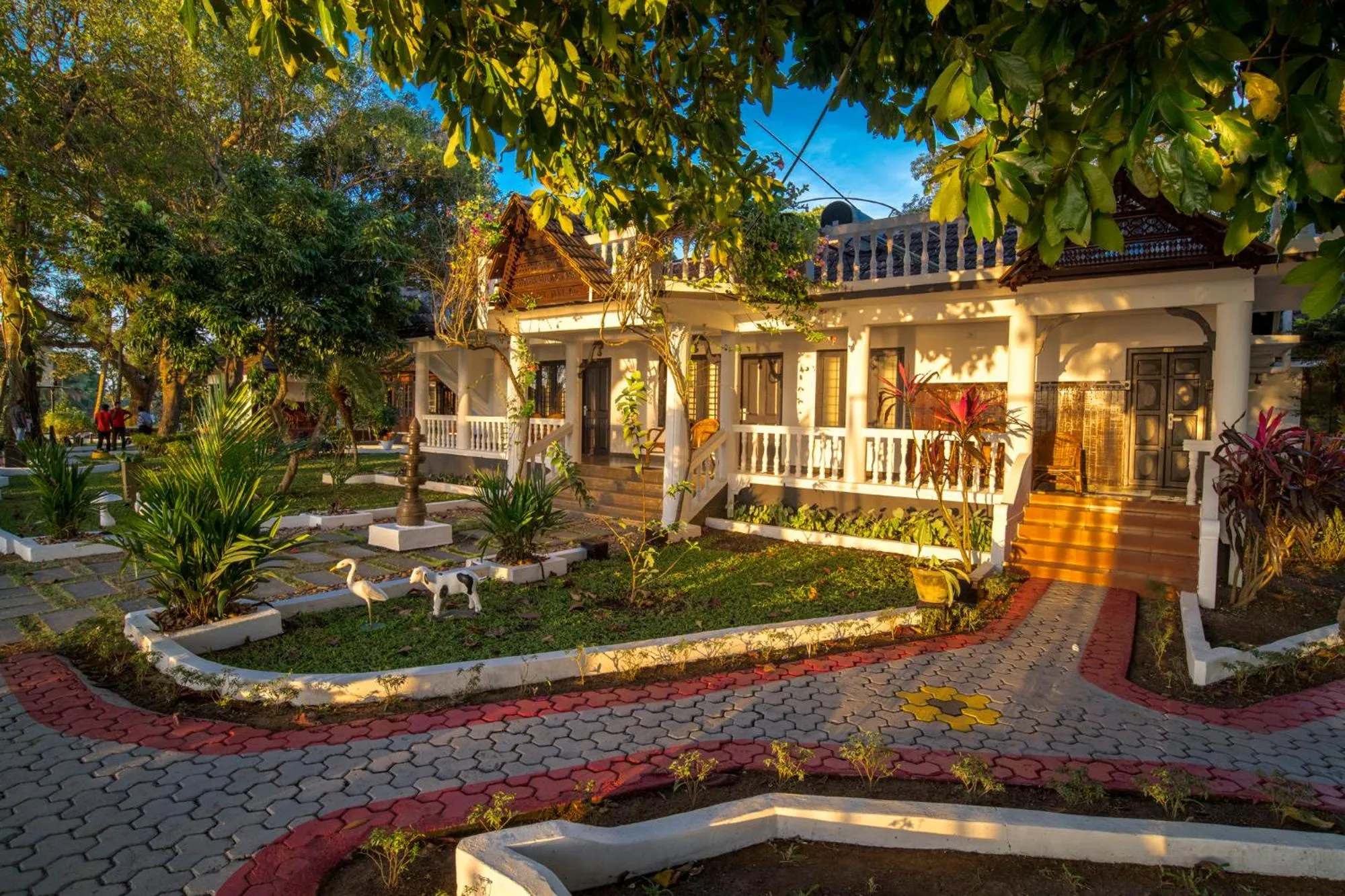 Garden in Warmth Lake Haven