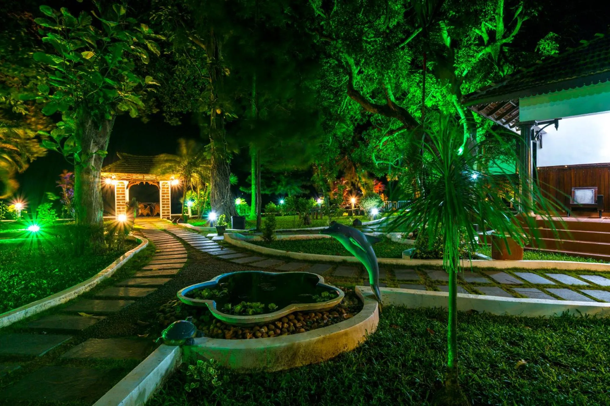 Garden view in Warmth Lake Haven