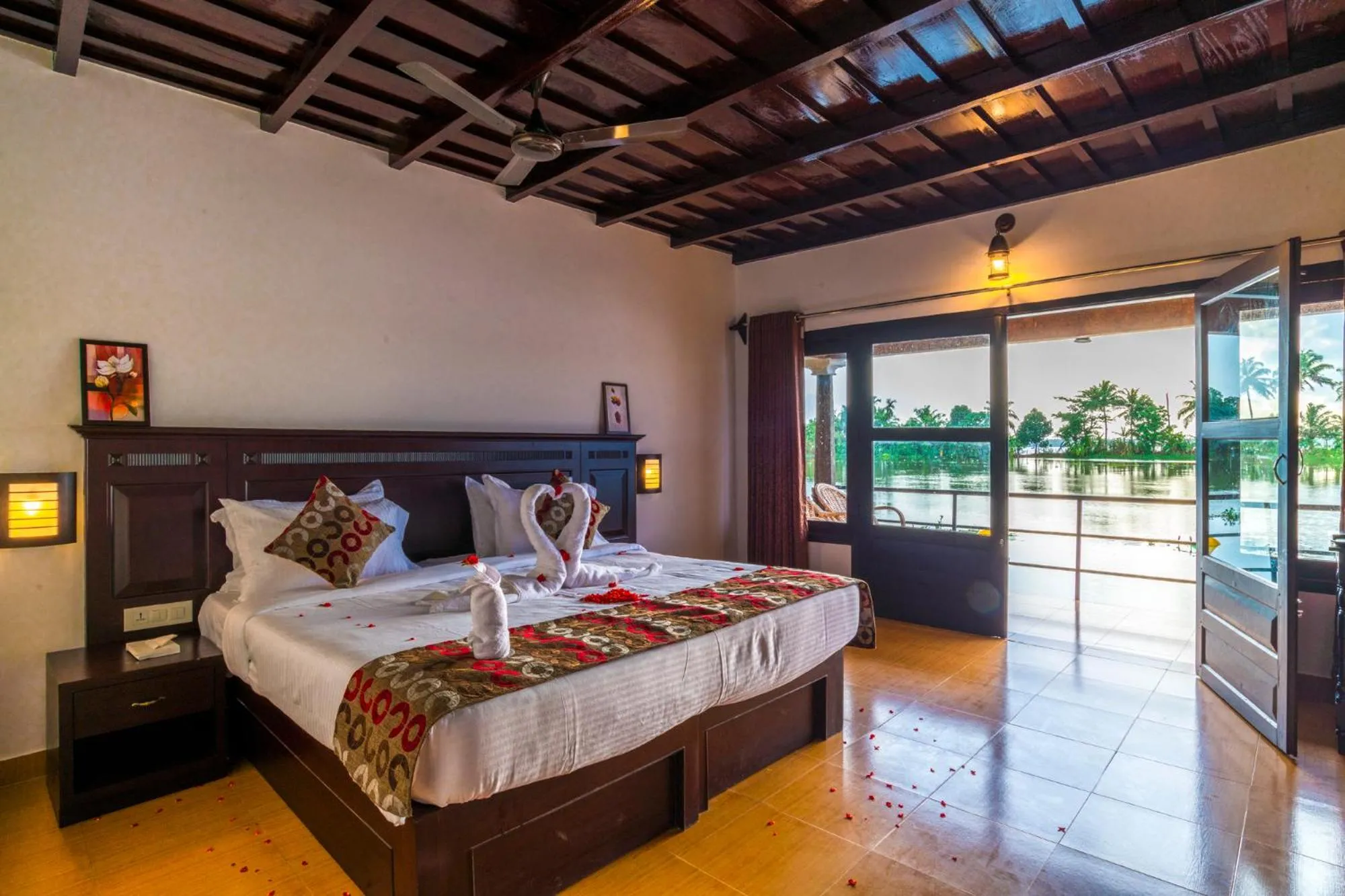 Bedroom, Bed in Warmth Lake Haven