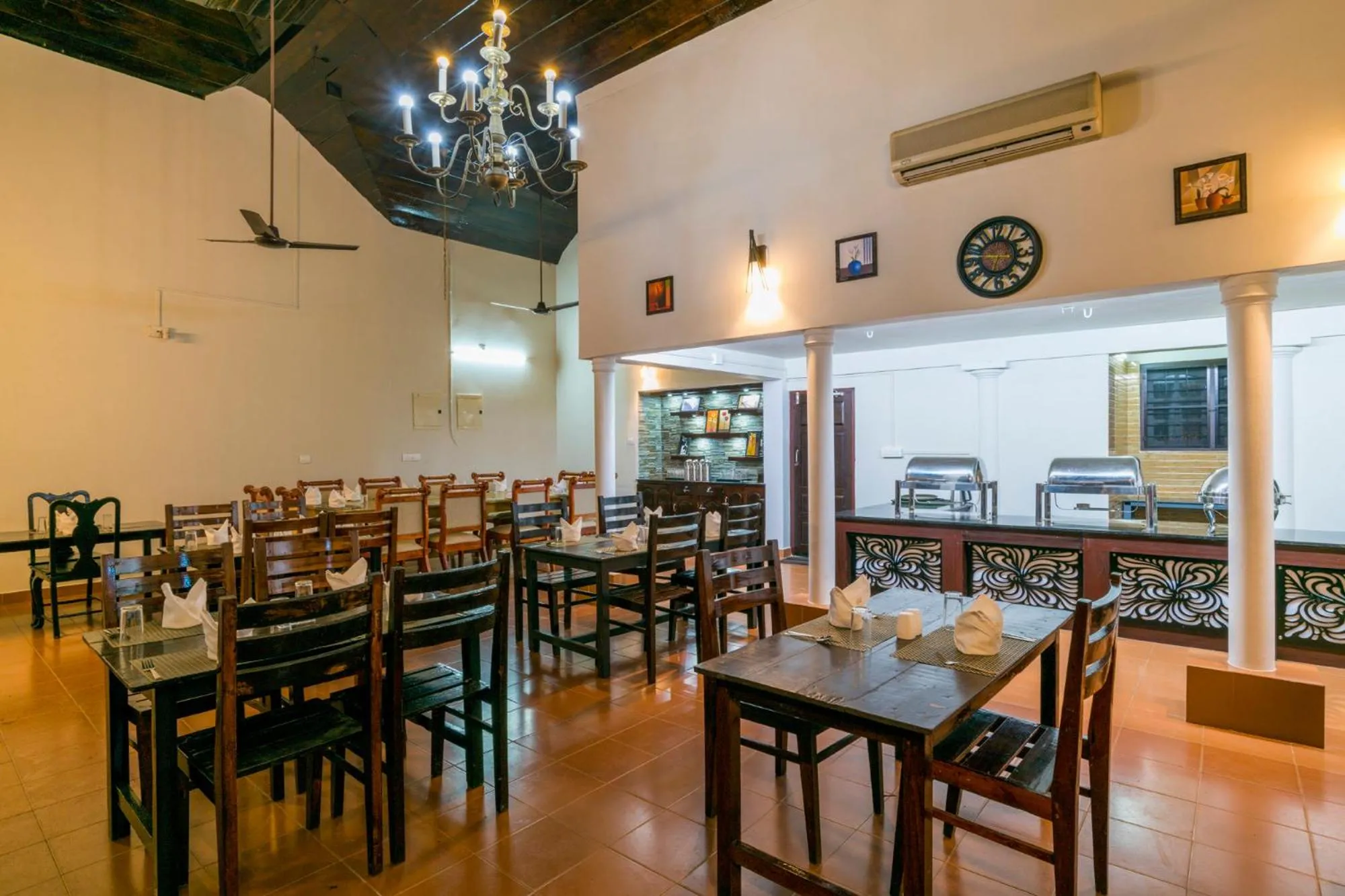 Restaurant/places to eat in Warmth Lake Haven