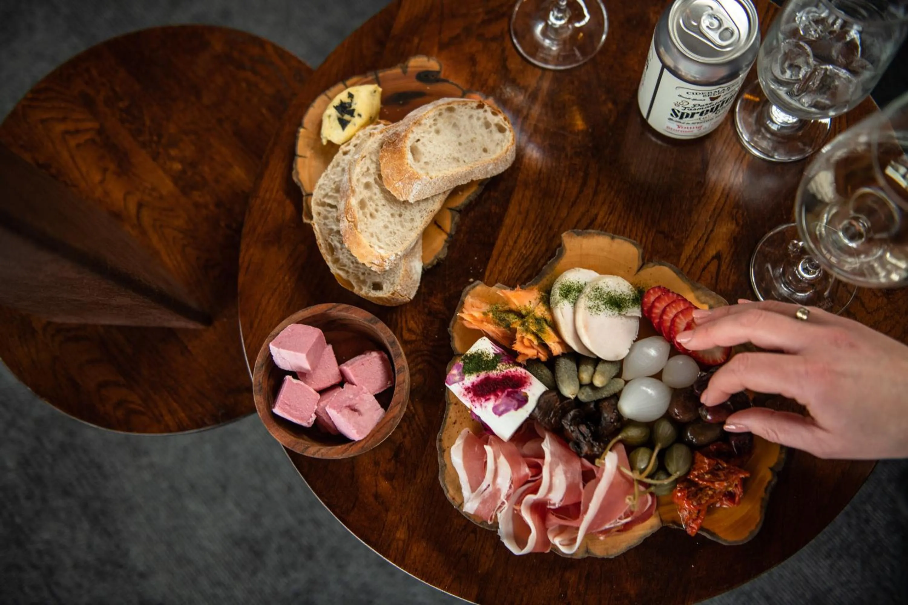 Food and drinks in Cradle Mountain Wilderness Village