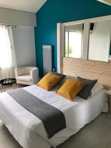 Family Room with Bath in Hotel Bord A Bord
