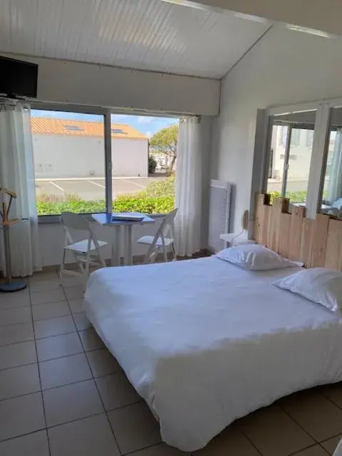 Family Double Room in Hotel Bord A Bord Family Double Room in Hotel Bord A Bord