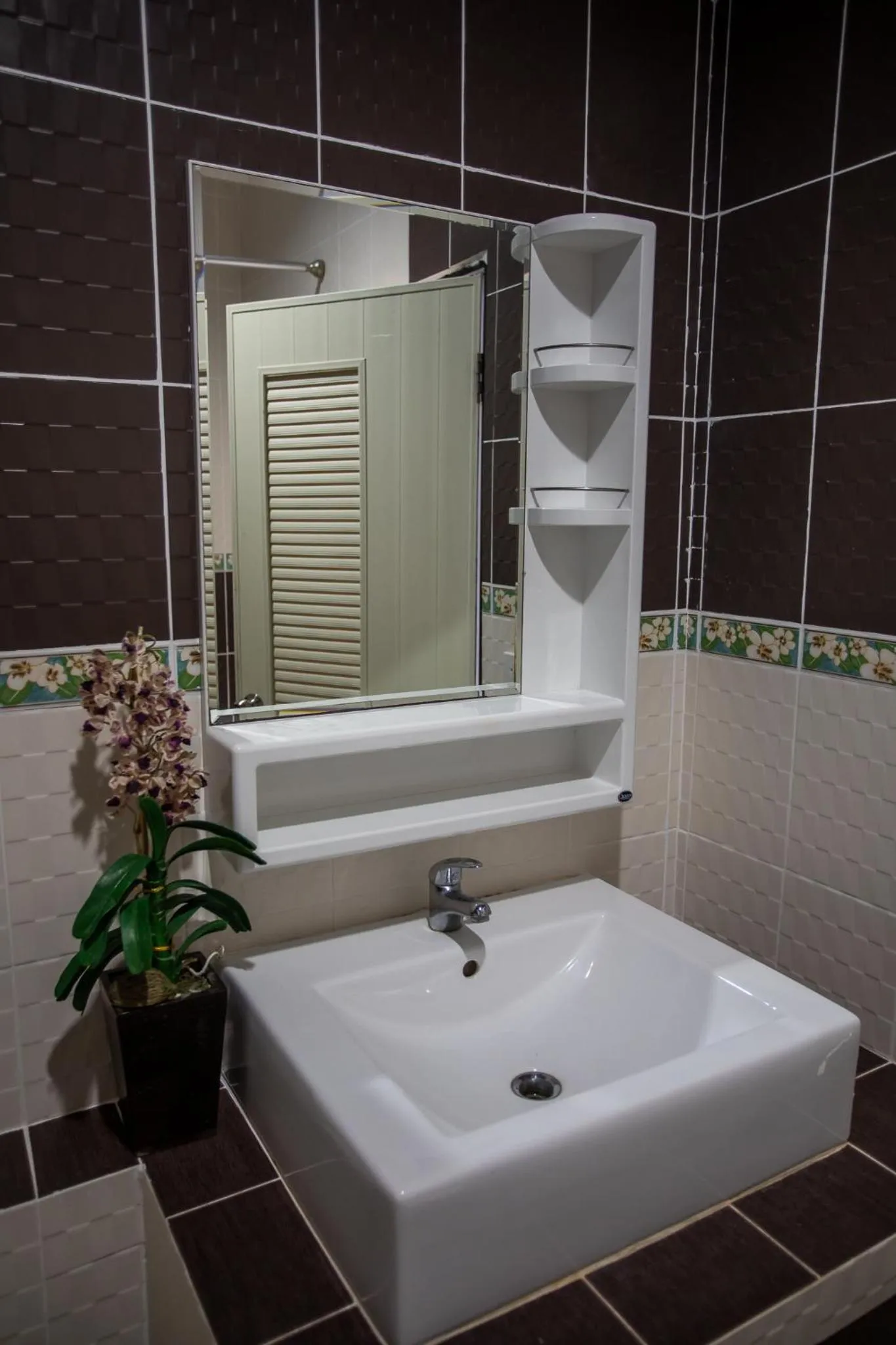 Toilet in Rung Arun Resort