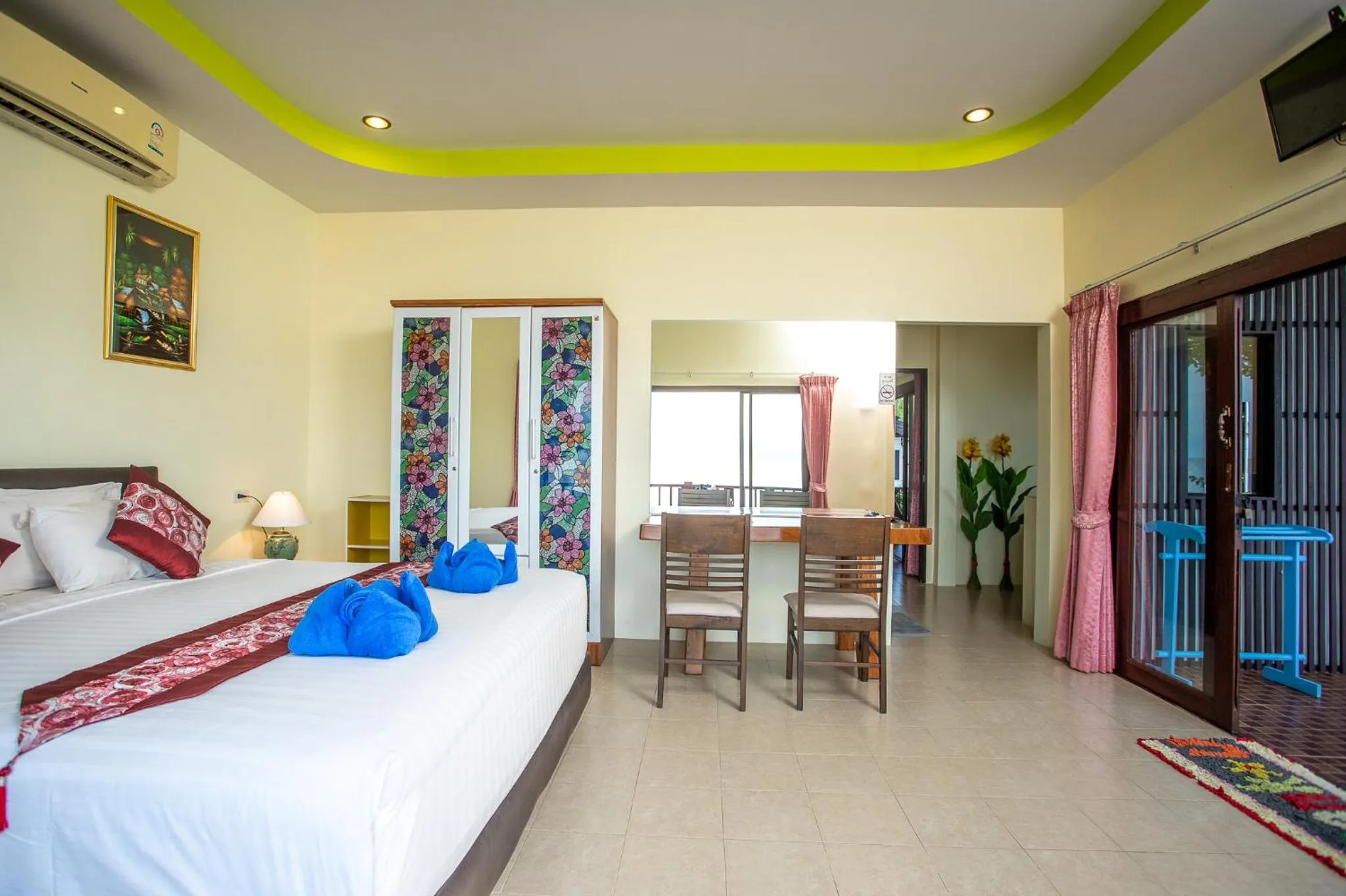Photo of the whole room, Bed in Rung Arun Resort