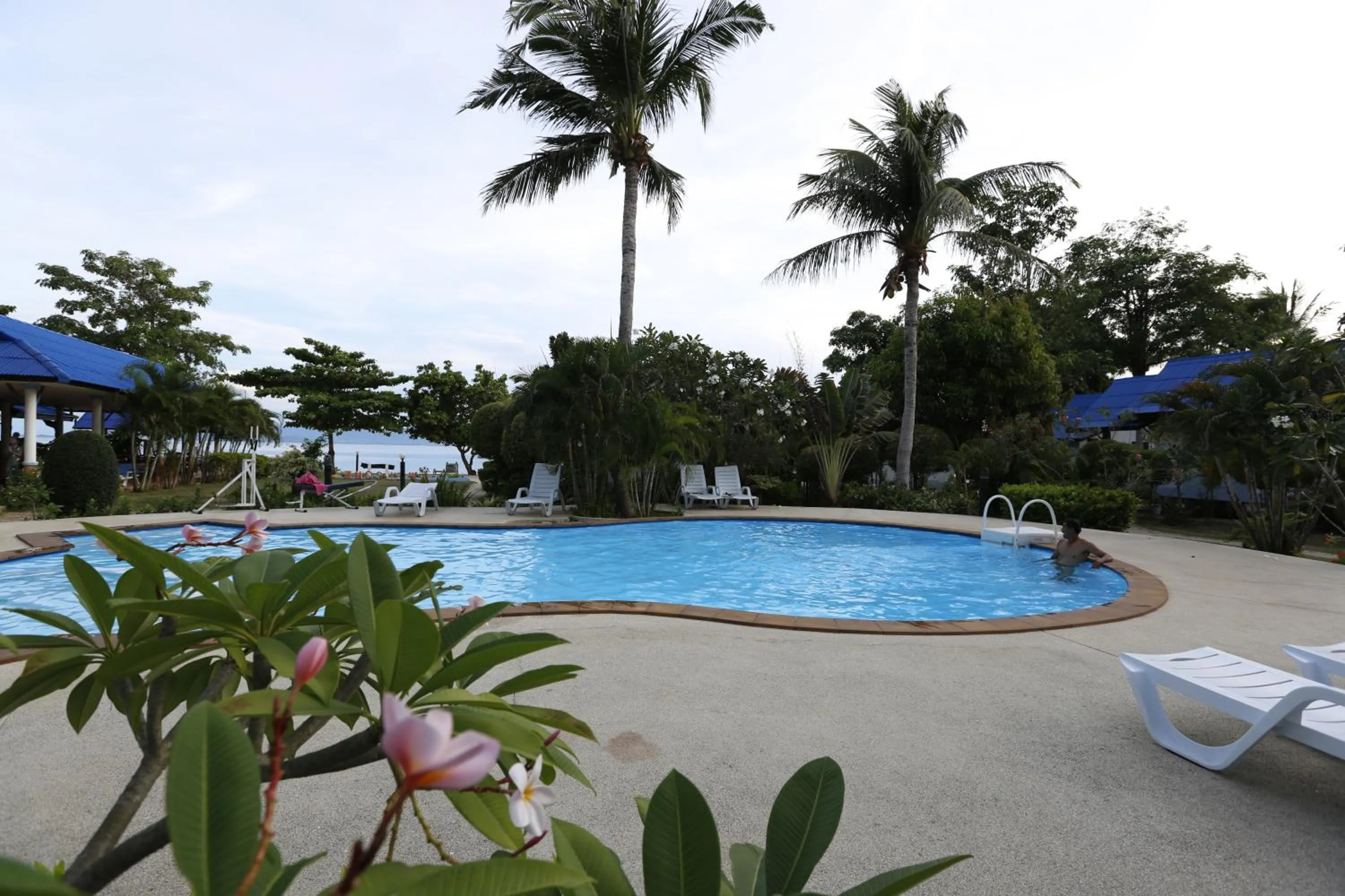 Pool view in Rung Arun Resort