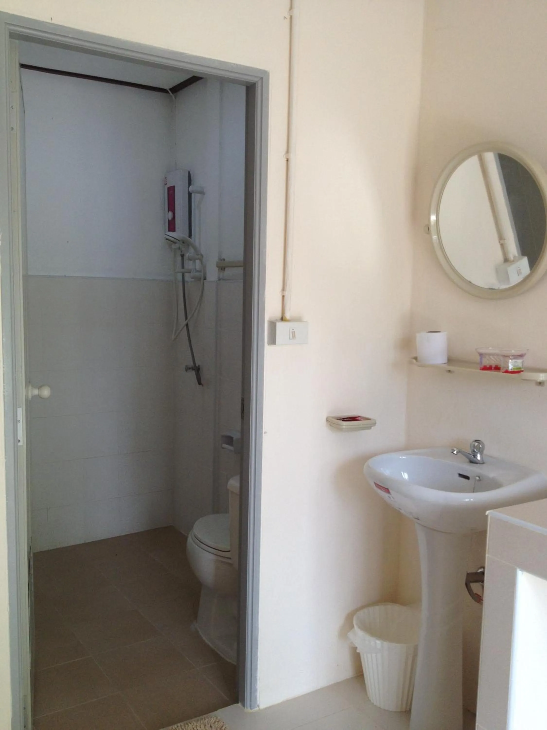 Toilet in Rung Arun Resort