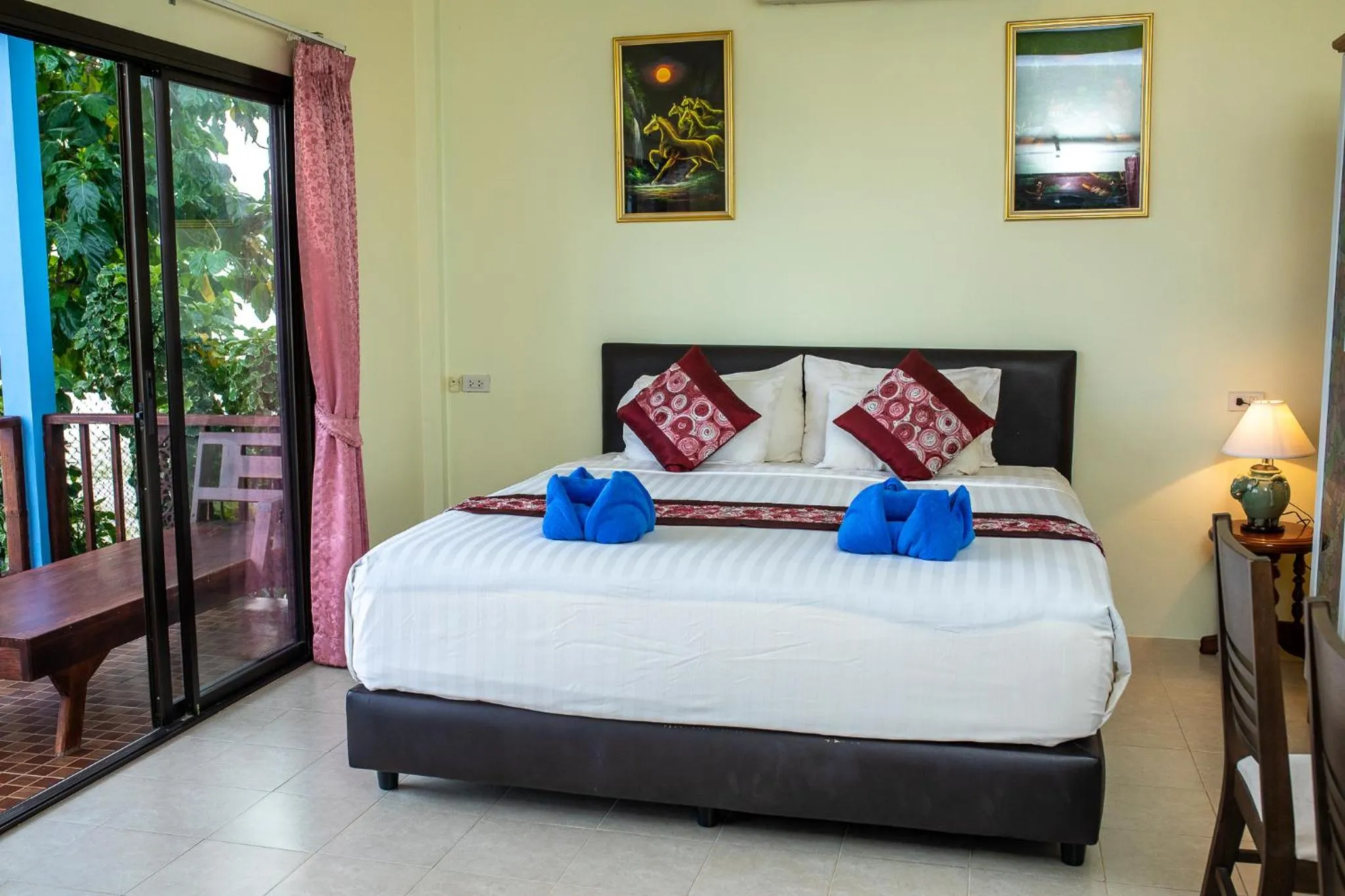Bedroom, Bed in Rung Arun Resort