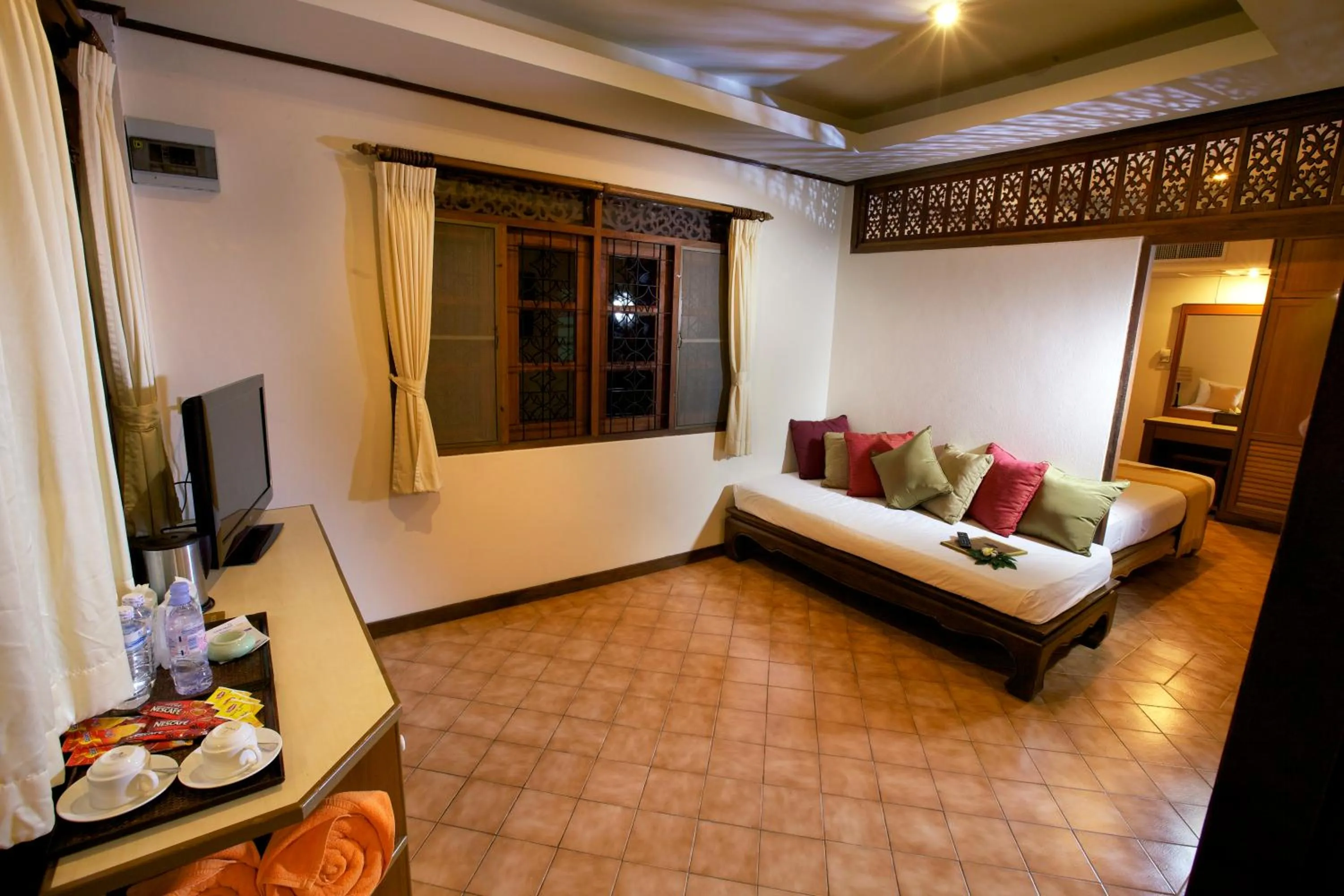 Restaurant/places to eat, Bed in Smile House - Fisherman Village