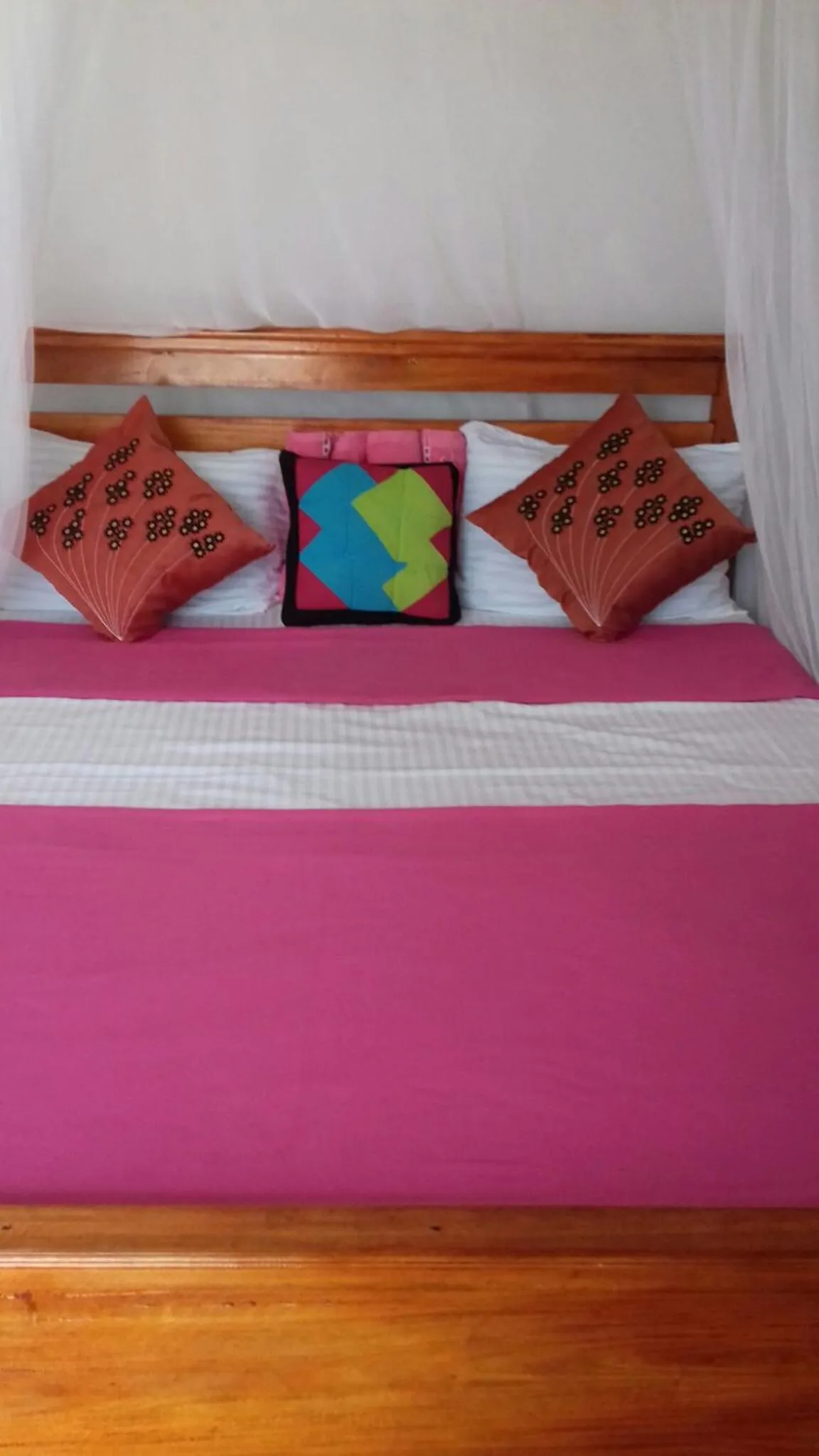 Bed in Opal Cottage Ella