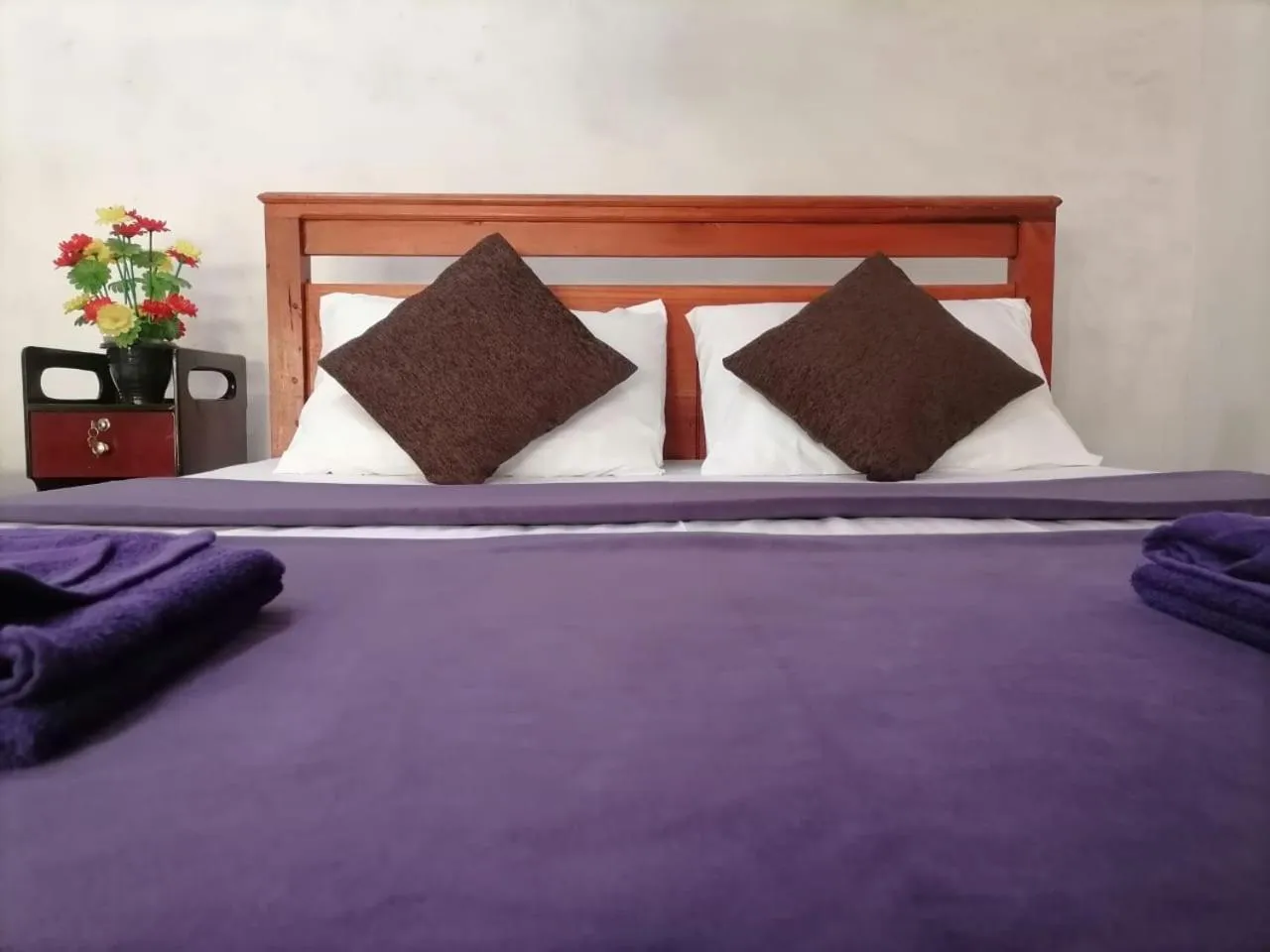 Bed in Opal Cottage Ella