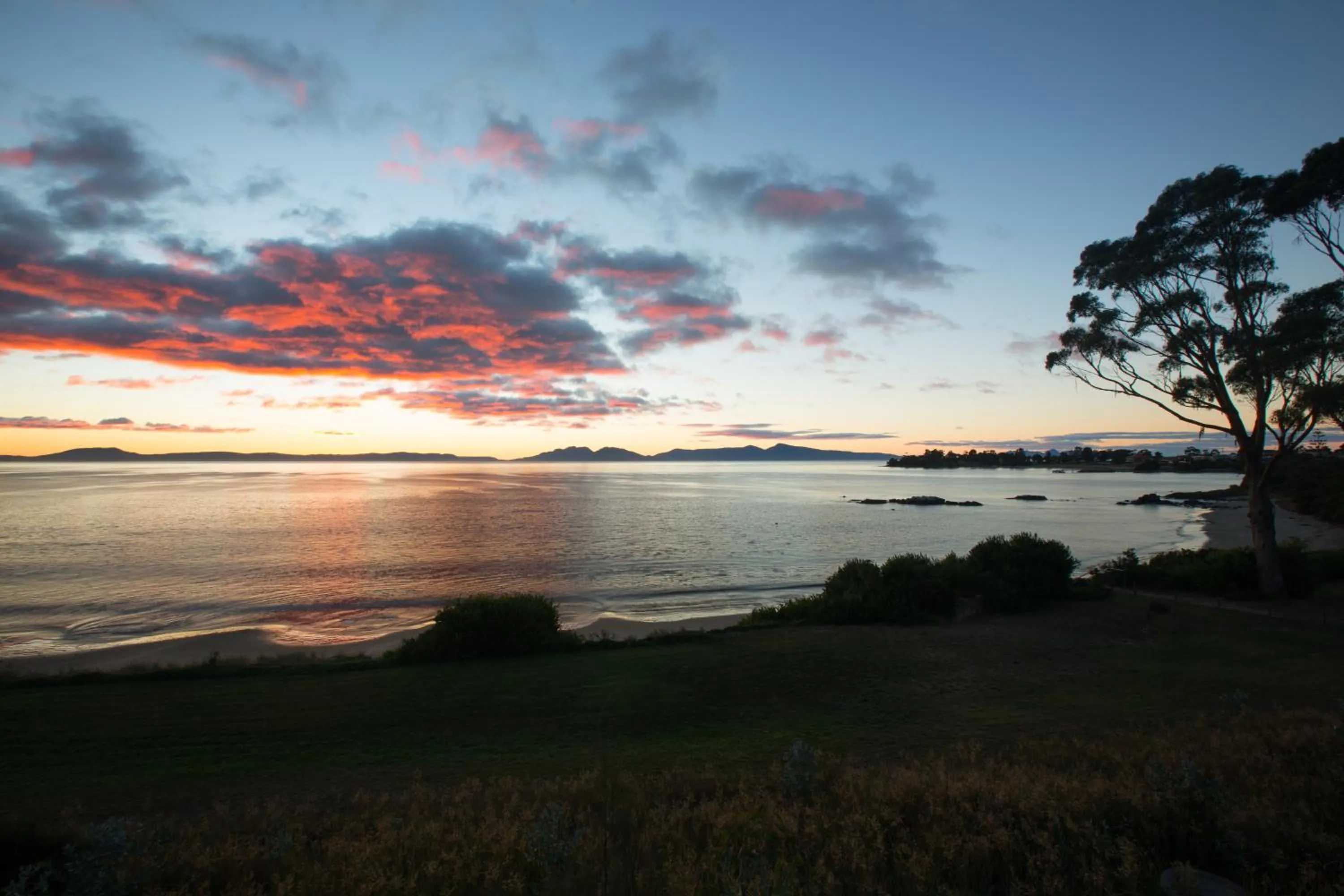 Natural landscape in Swansea Beach Chalets