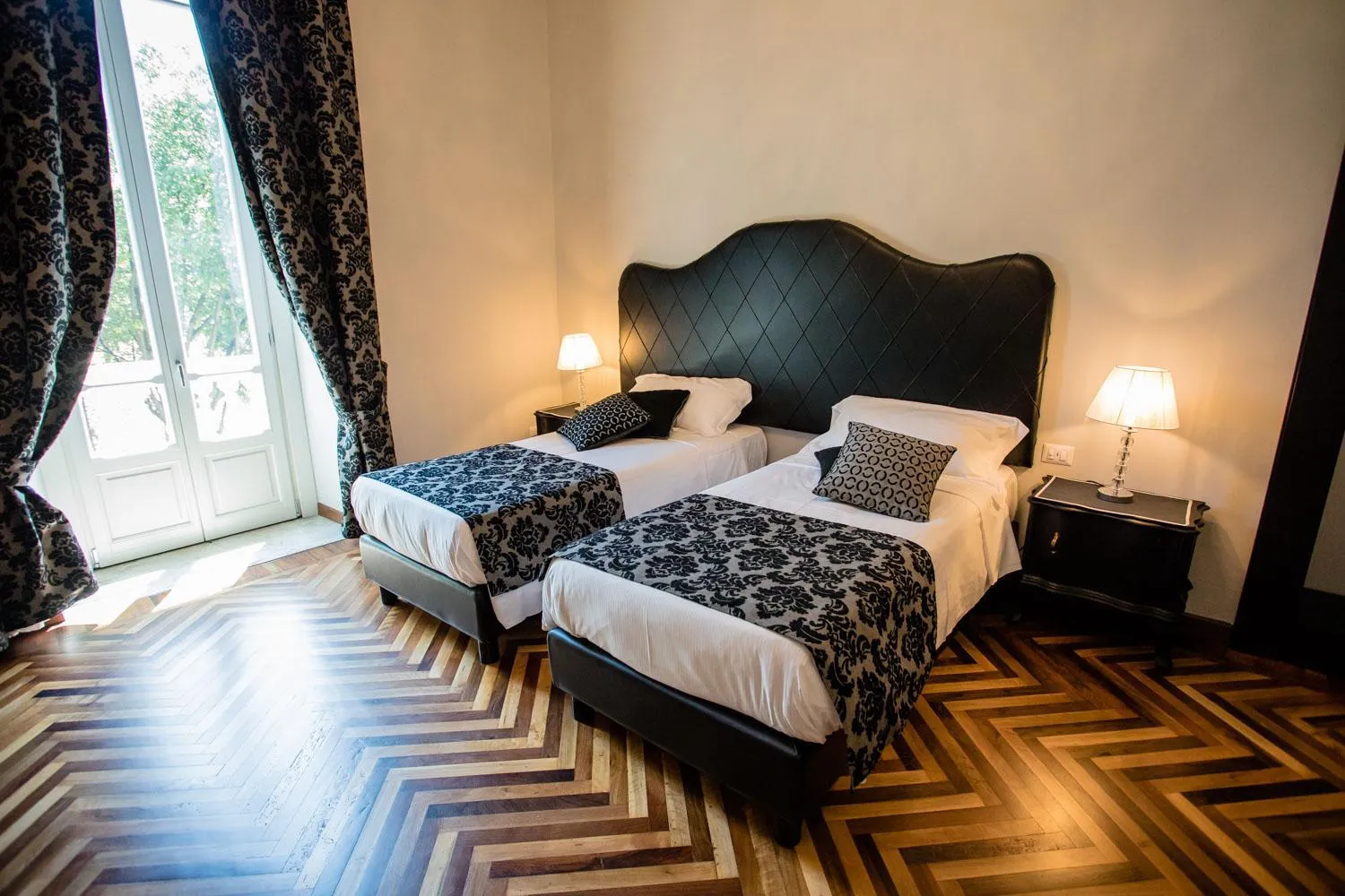 Photo of the whole room, Bed in Maison Rêve Torino Centro