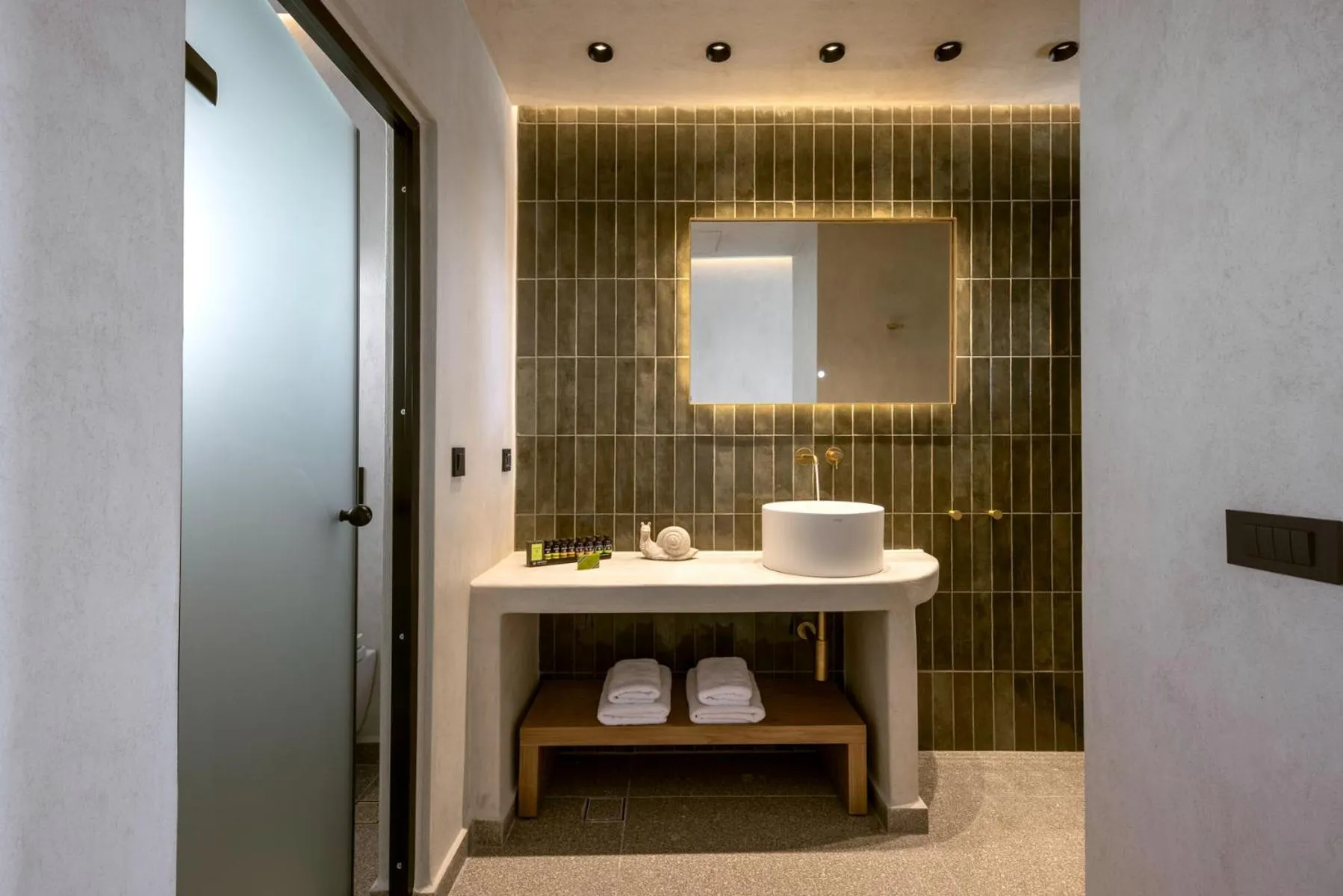 Damigos Caldera World