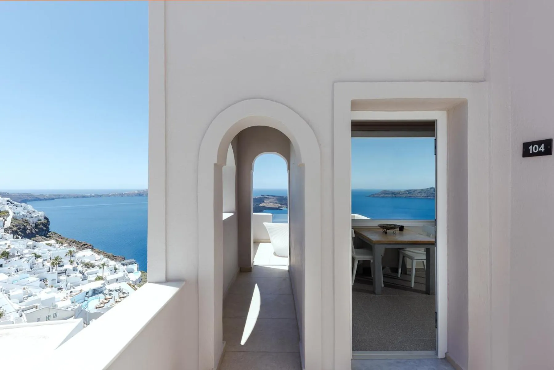 Damigos Caldera World