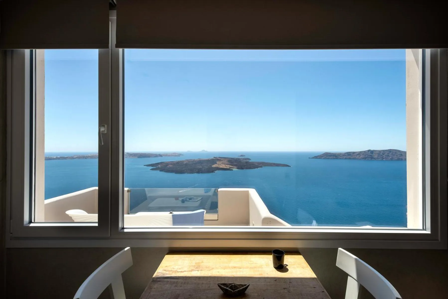 Damigos Caldera World