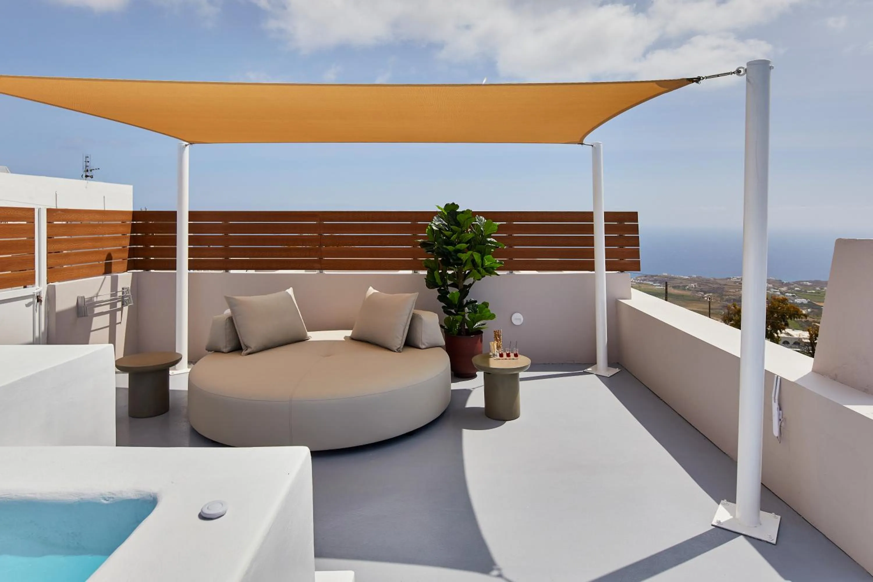 Day in Damigos Caldera World