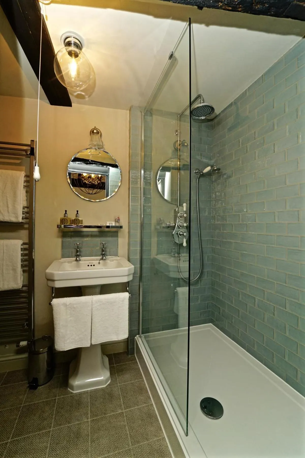 Shower in The Bull Hotel