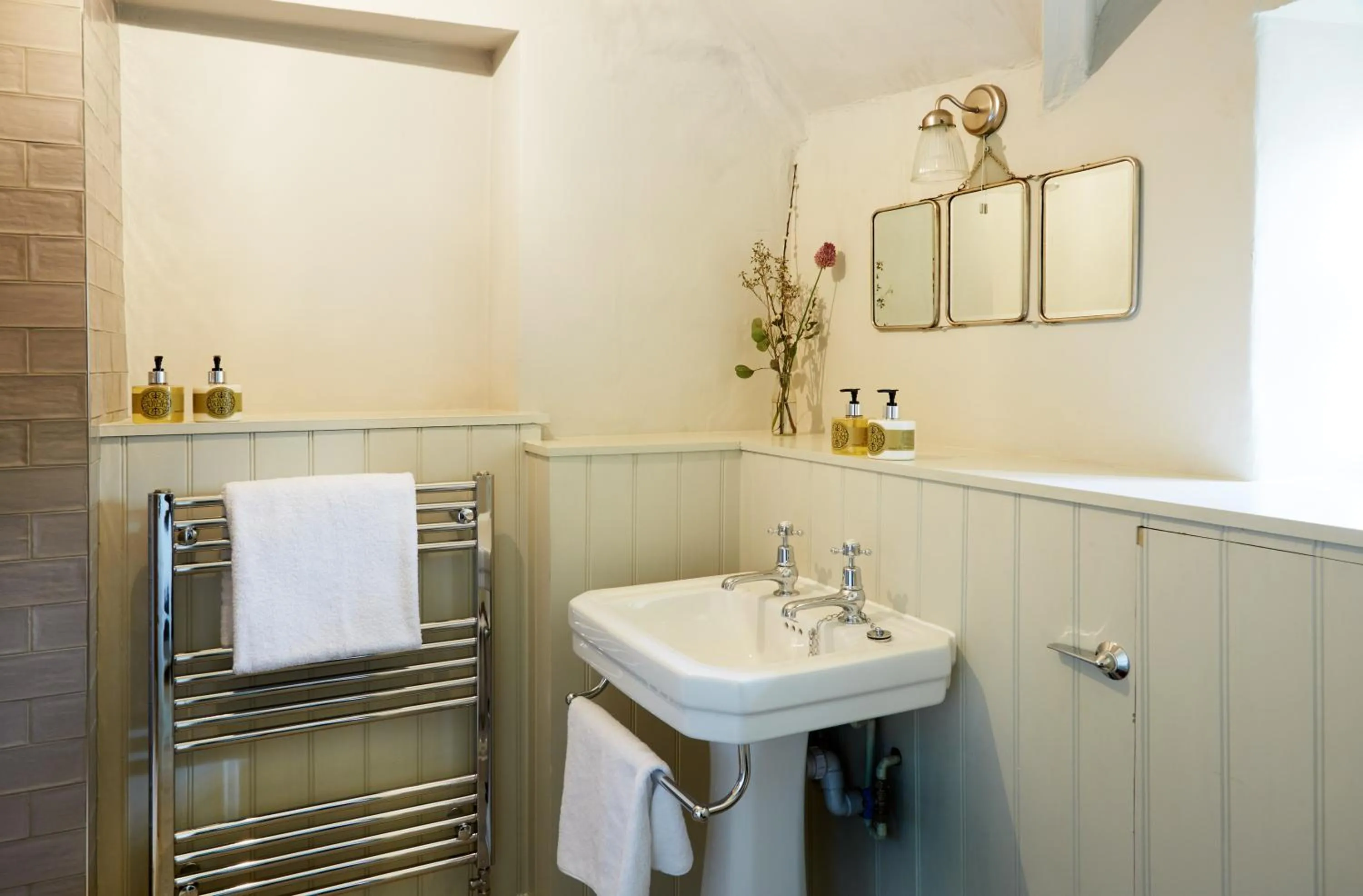 Bathroom in The Bull Hotel