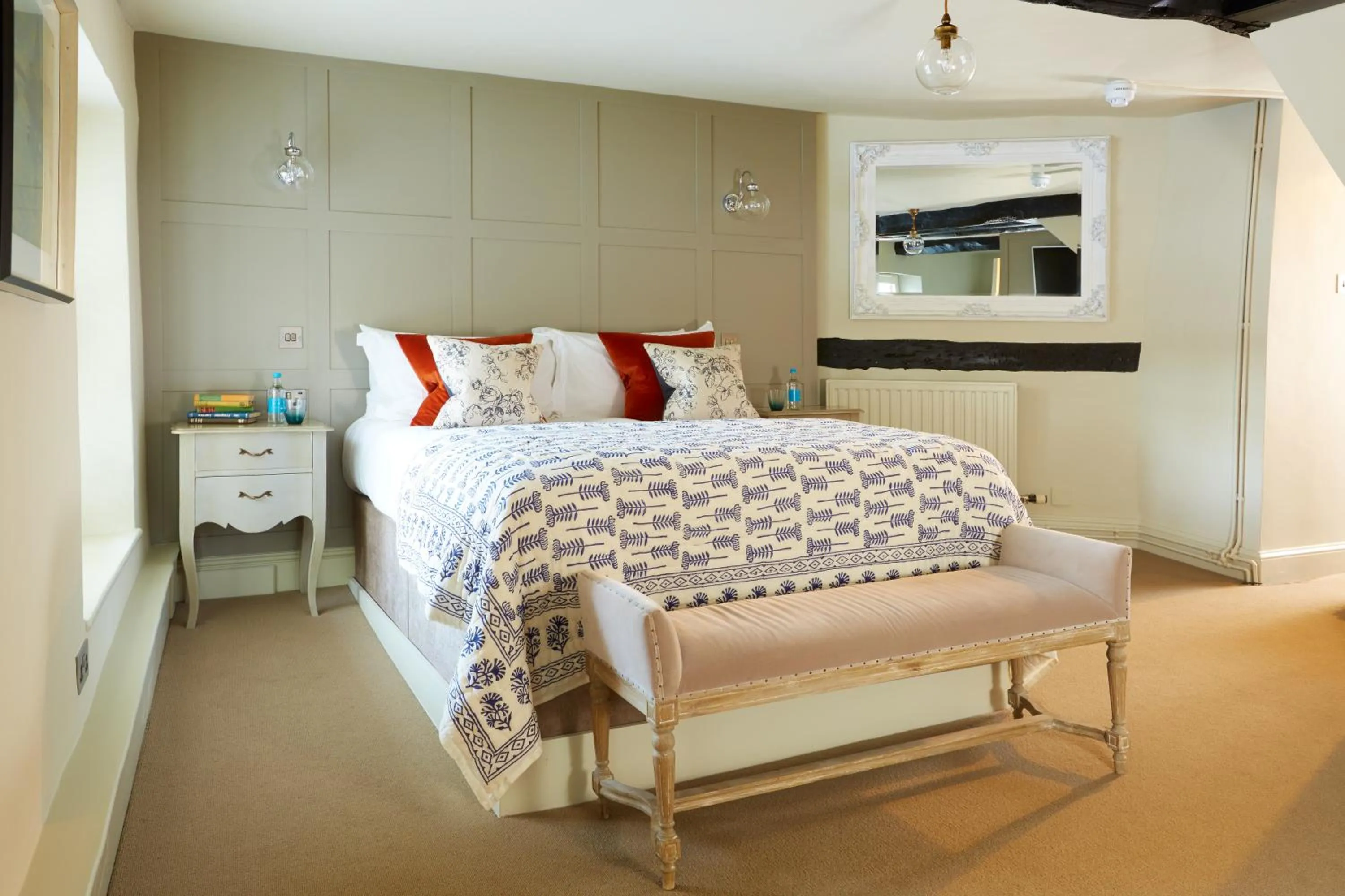 Bedroom, Bed in The Bull Hotel