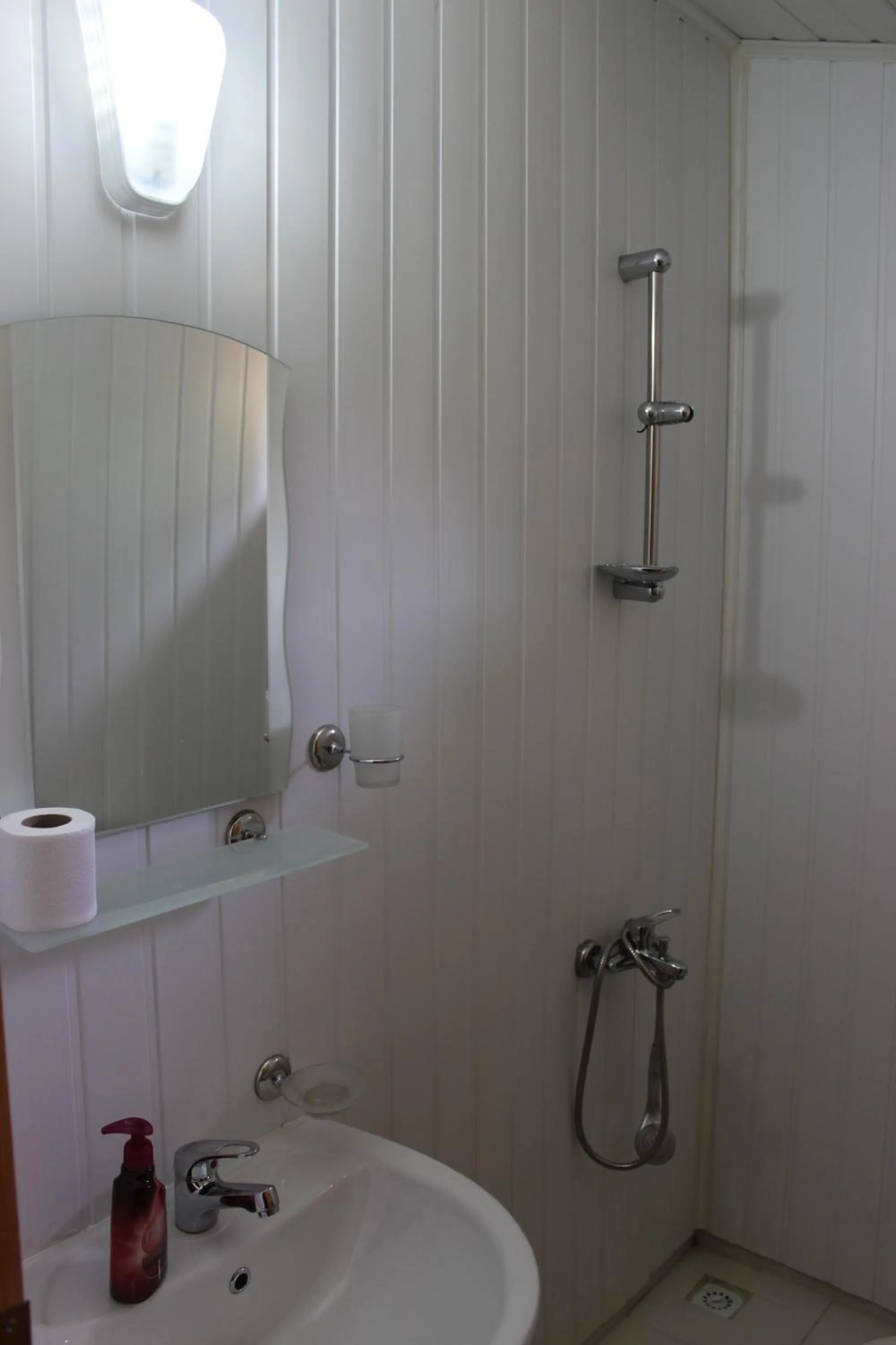 Bathroom in Duran Bungalow