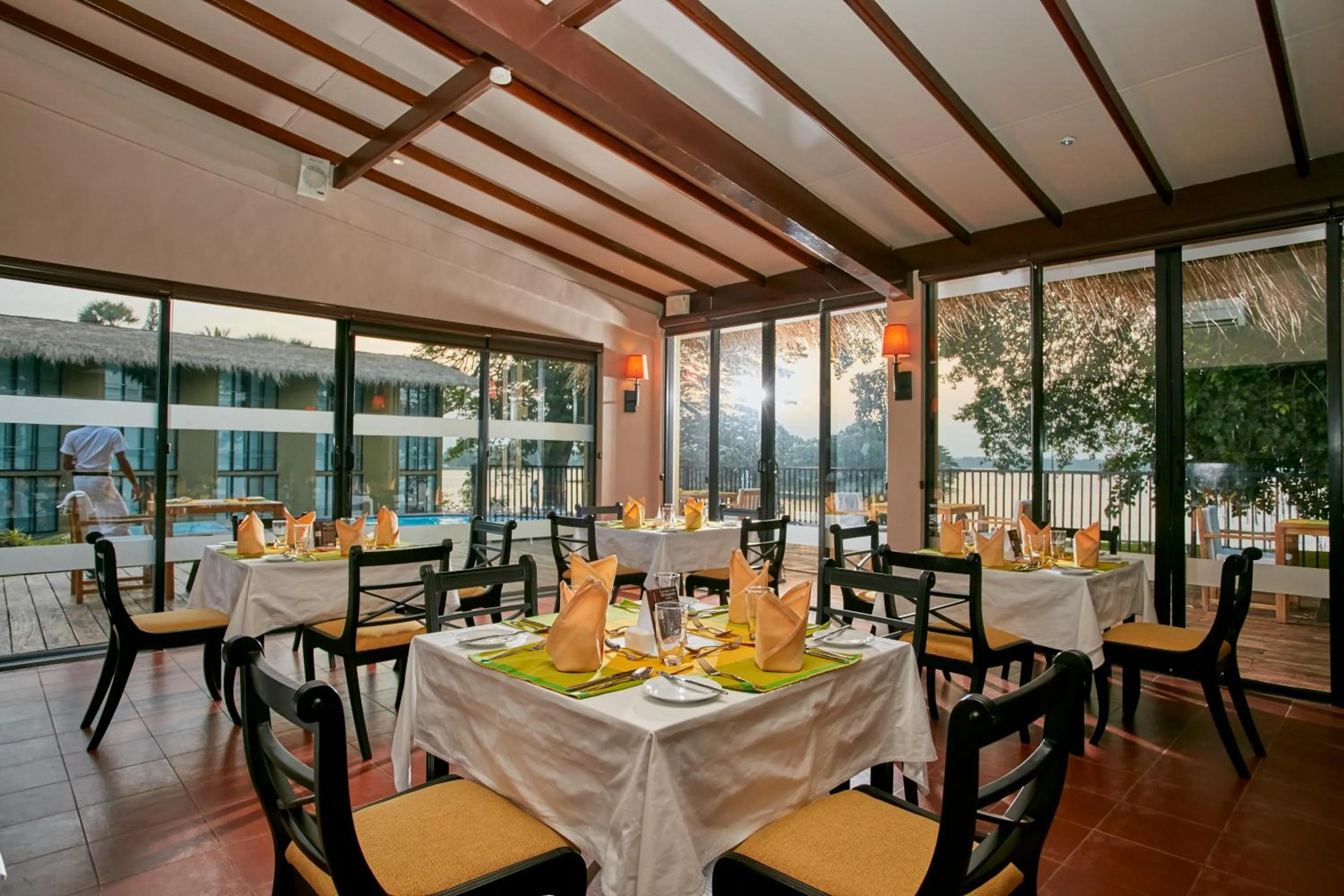 Restaurant/places to eat in EKHO Safari Tissa