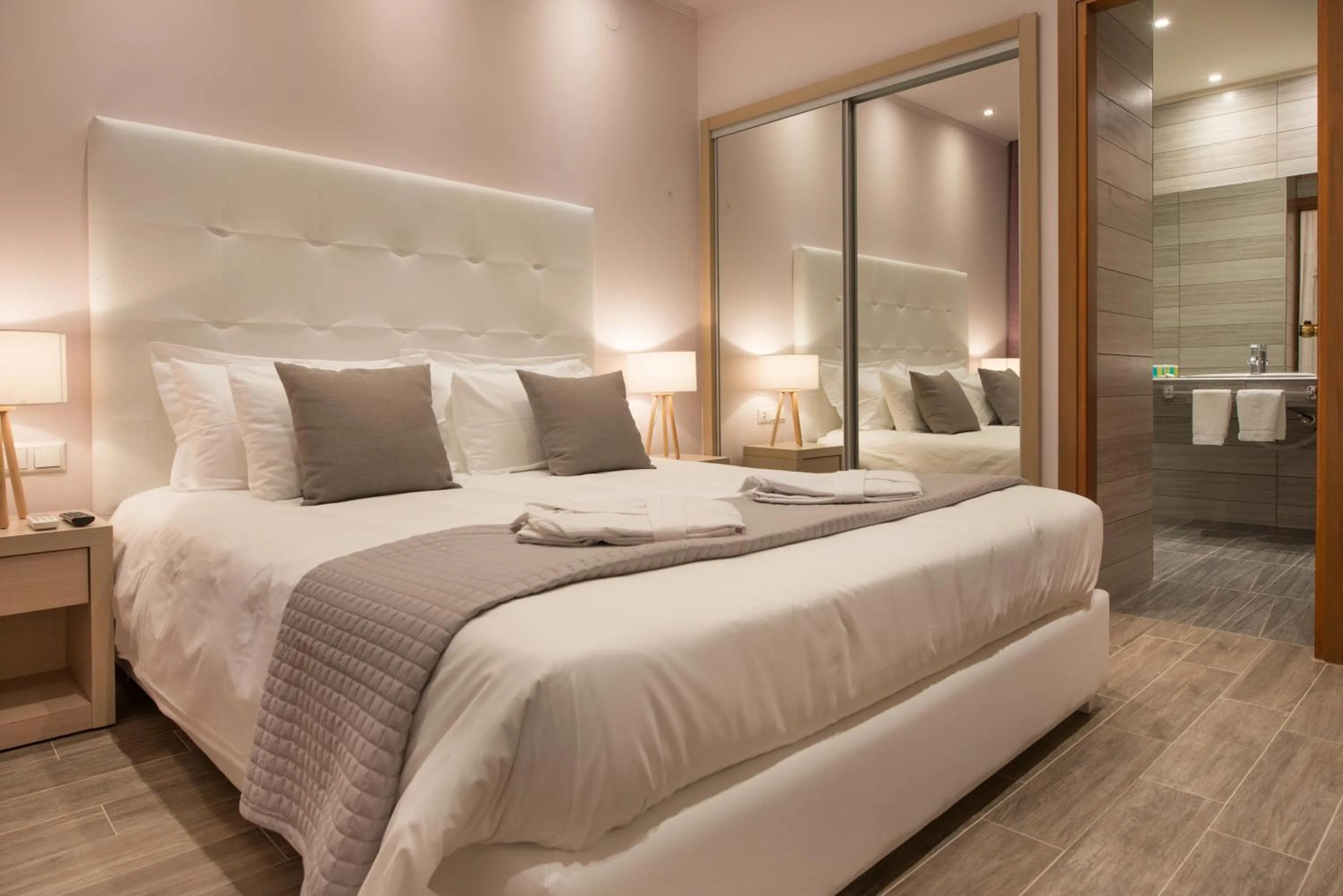 Bedroom, Bed in Angelica Hotel