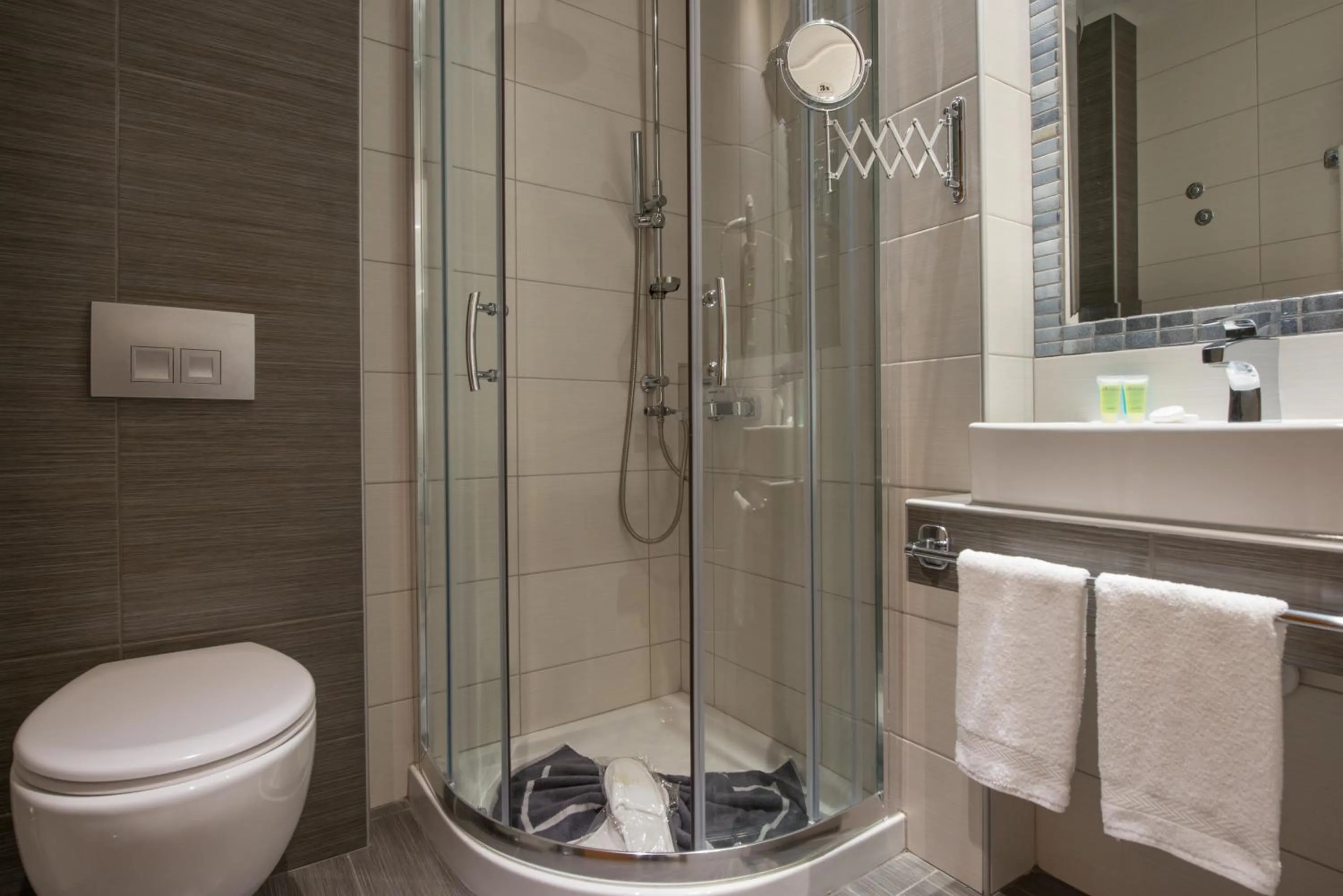 Toilet in Angelica Hotel