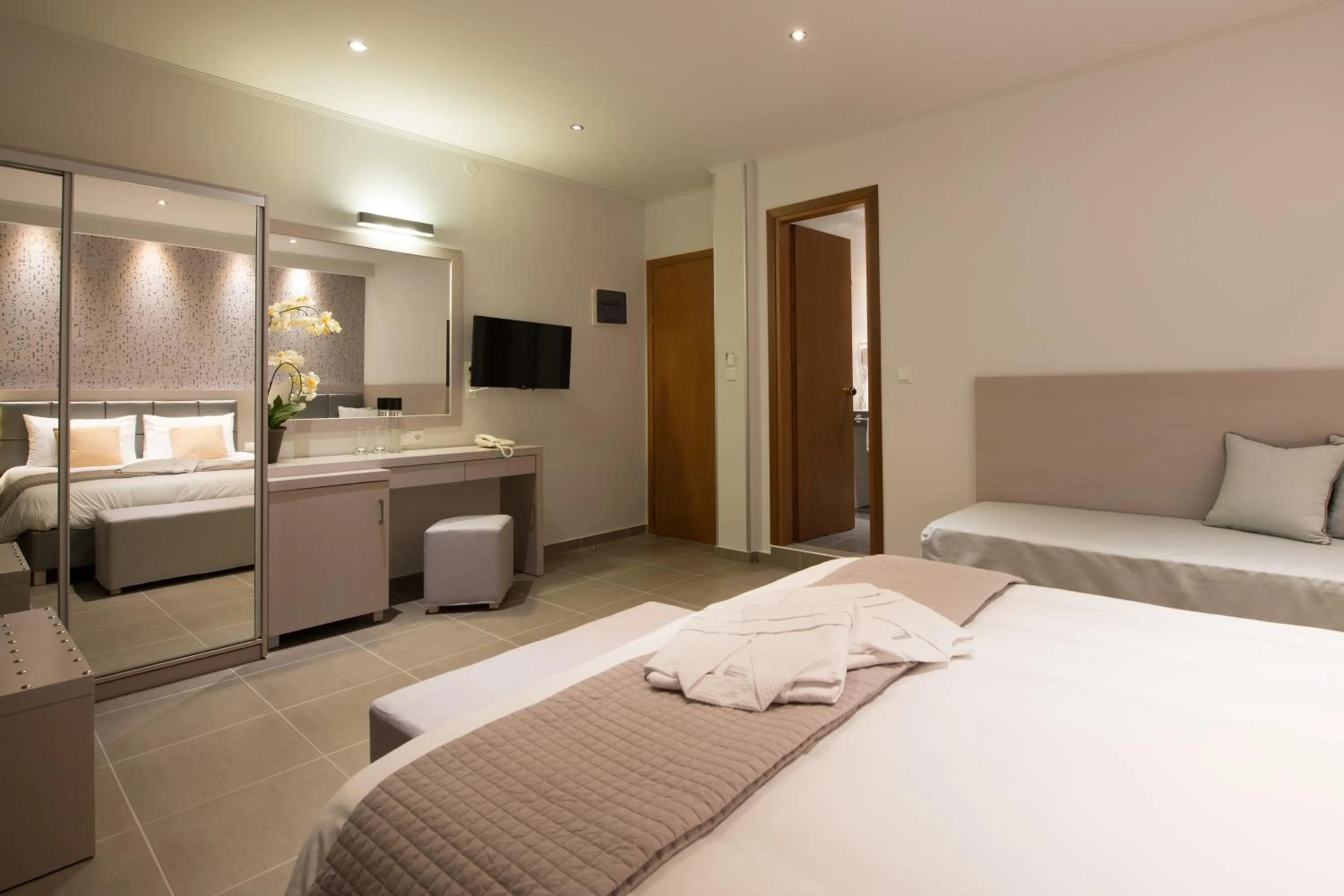 Bedroom, Bed in Angelica Hotel