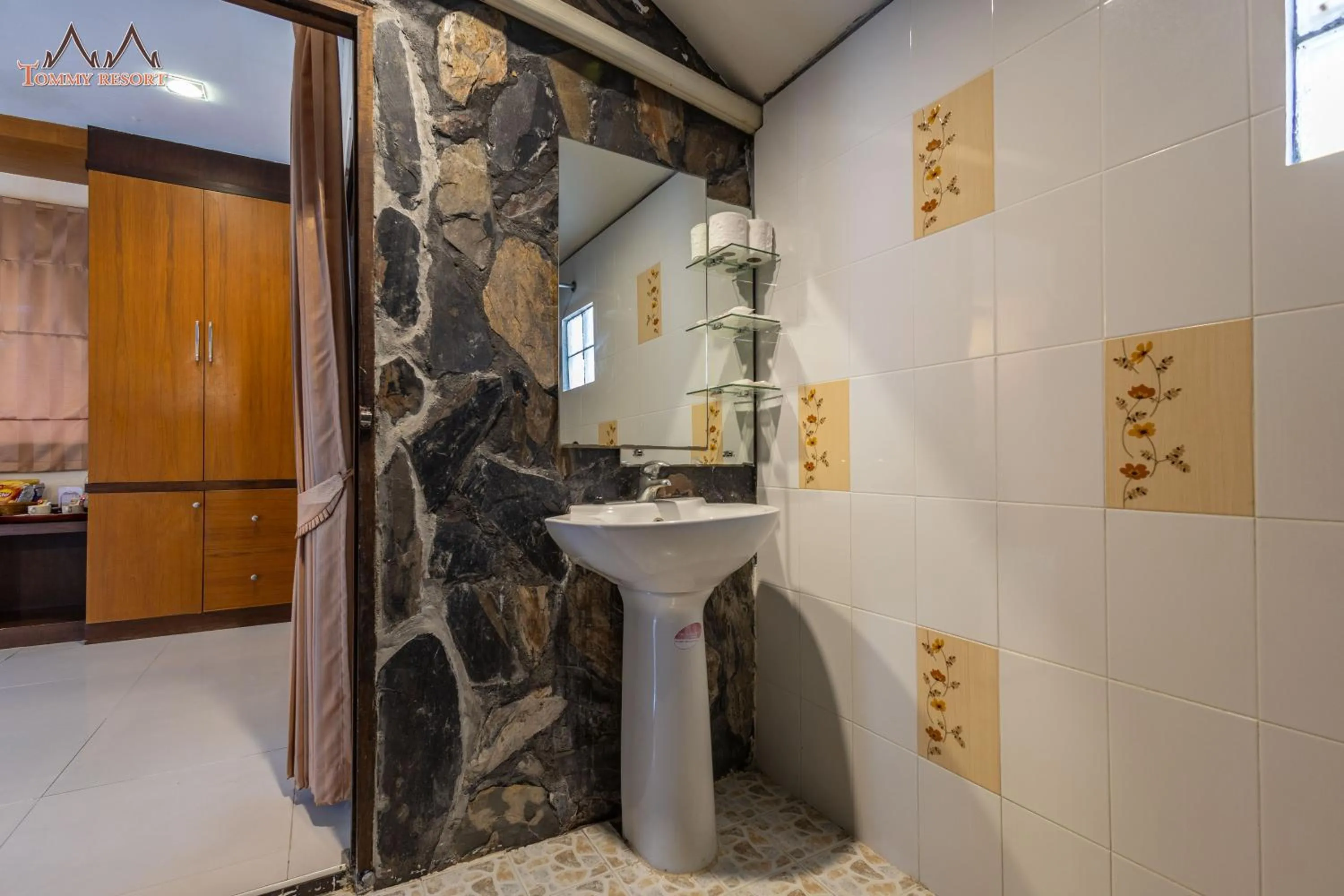 Shower in Tommy Resort