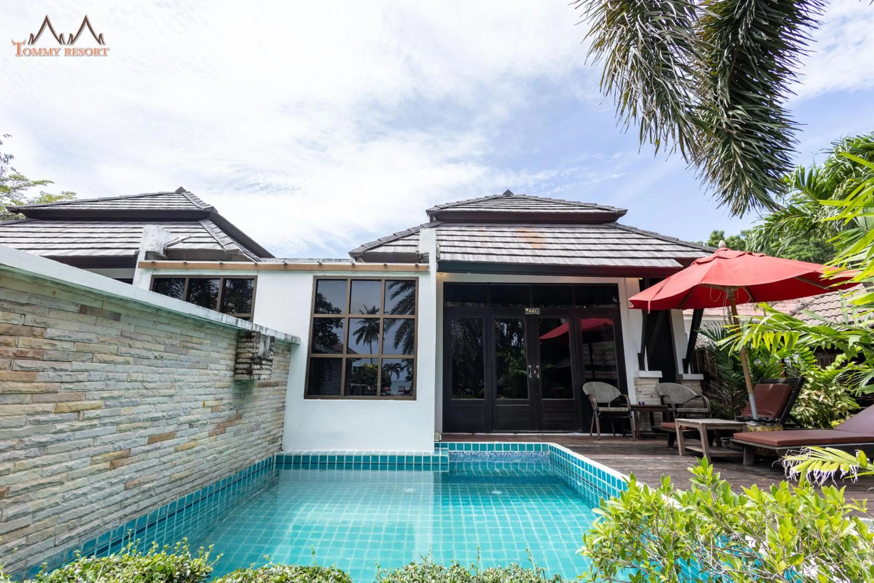 Swimming pool in Tommy Resort