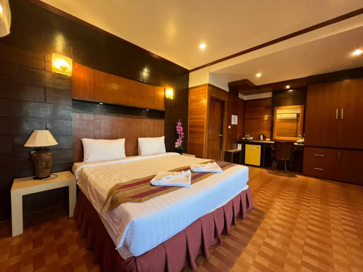 Bedroom, Bed in Tommy Resort