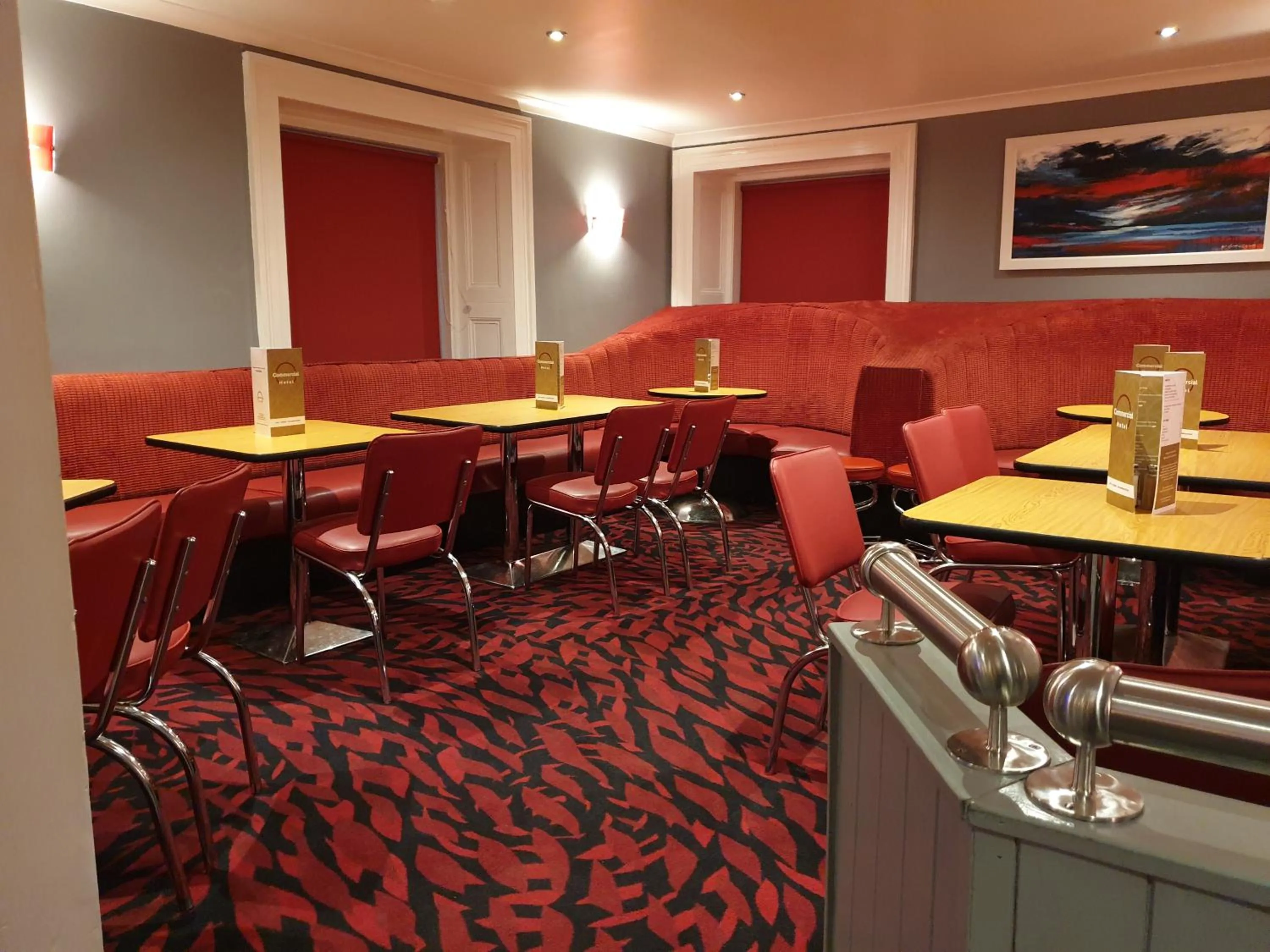 Restaurant/places to eat in Commercial Hotel