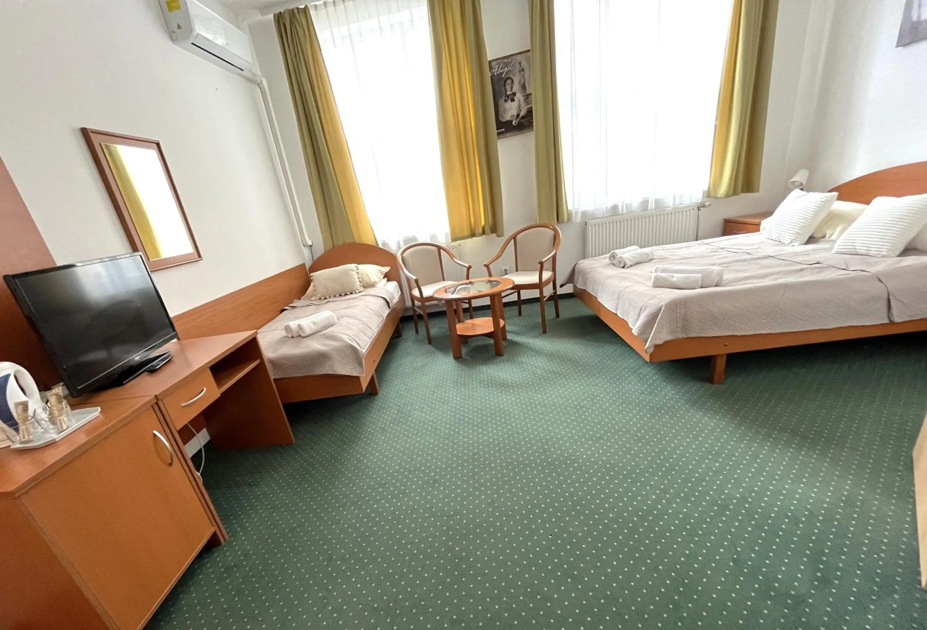 Photo of the whole room, Bed in Broadway City Guesthouse