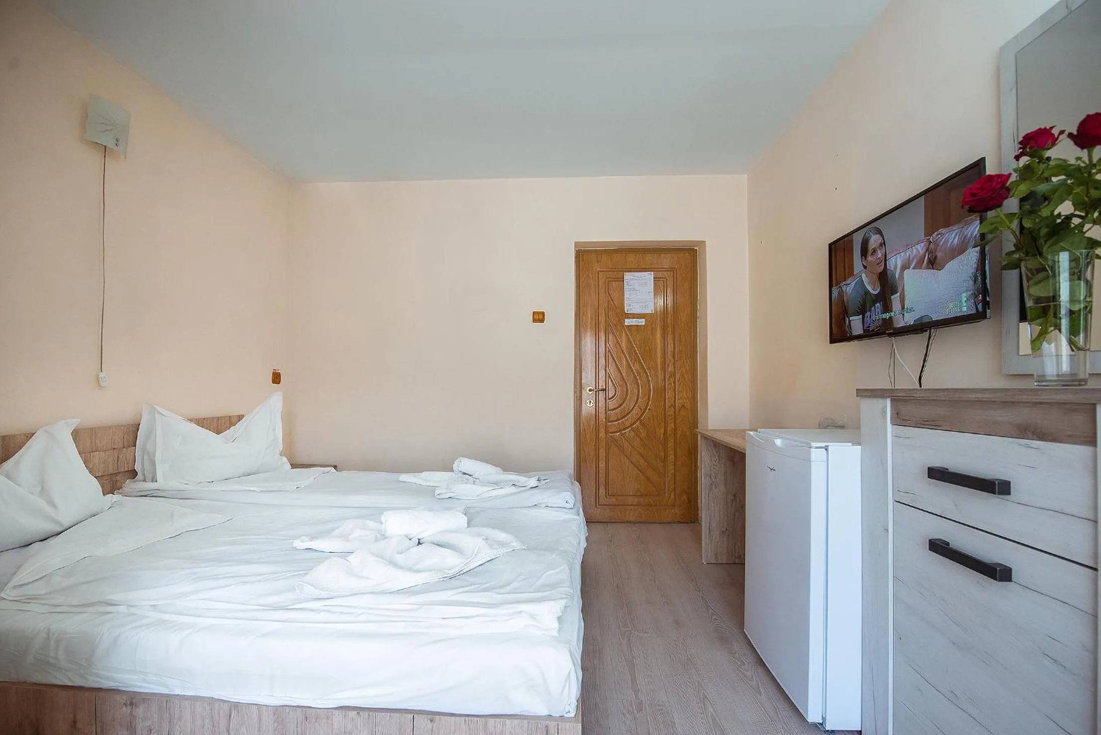 Double Room in COMPLEX Alutus -Camere de inchiriat