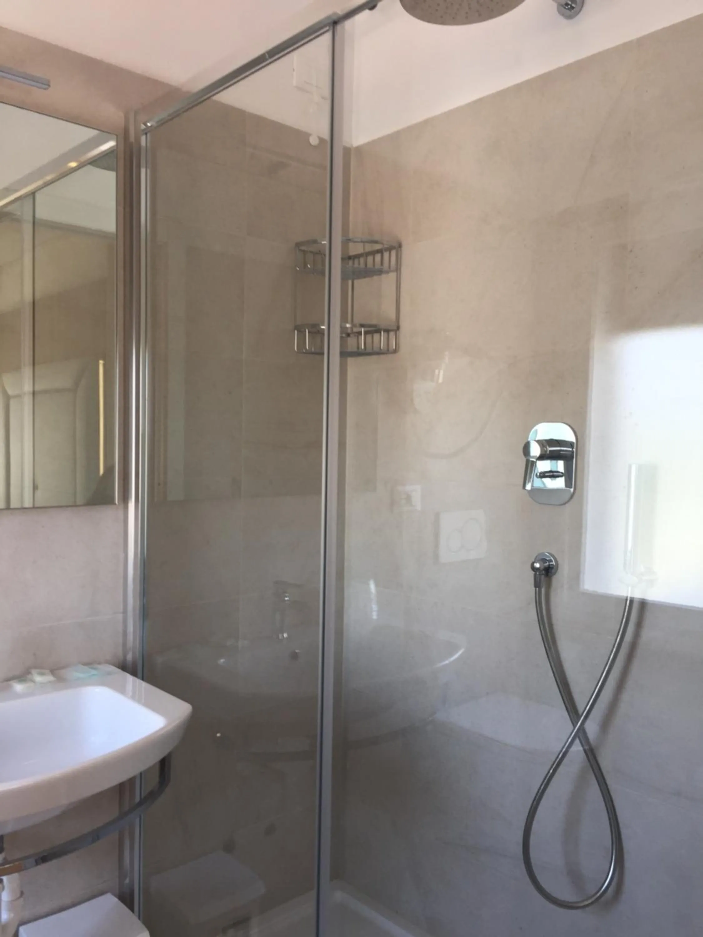 Bathroom in Hotel Suez