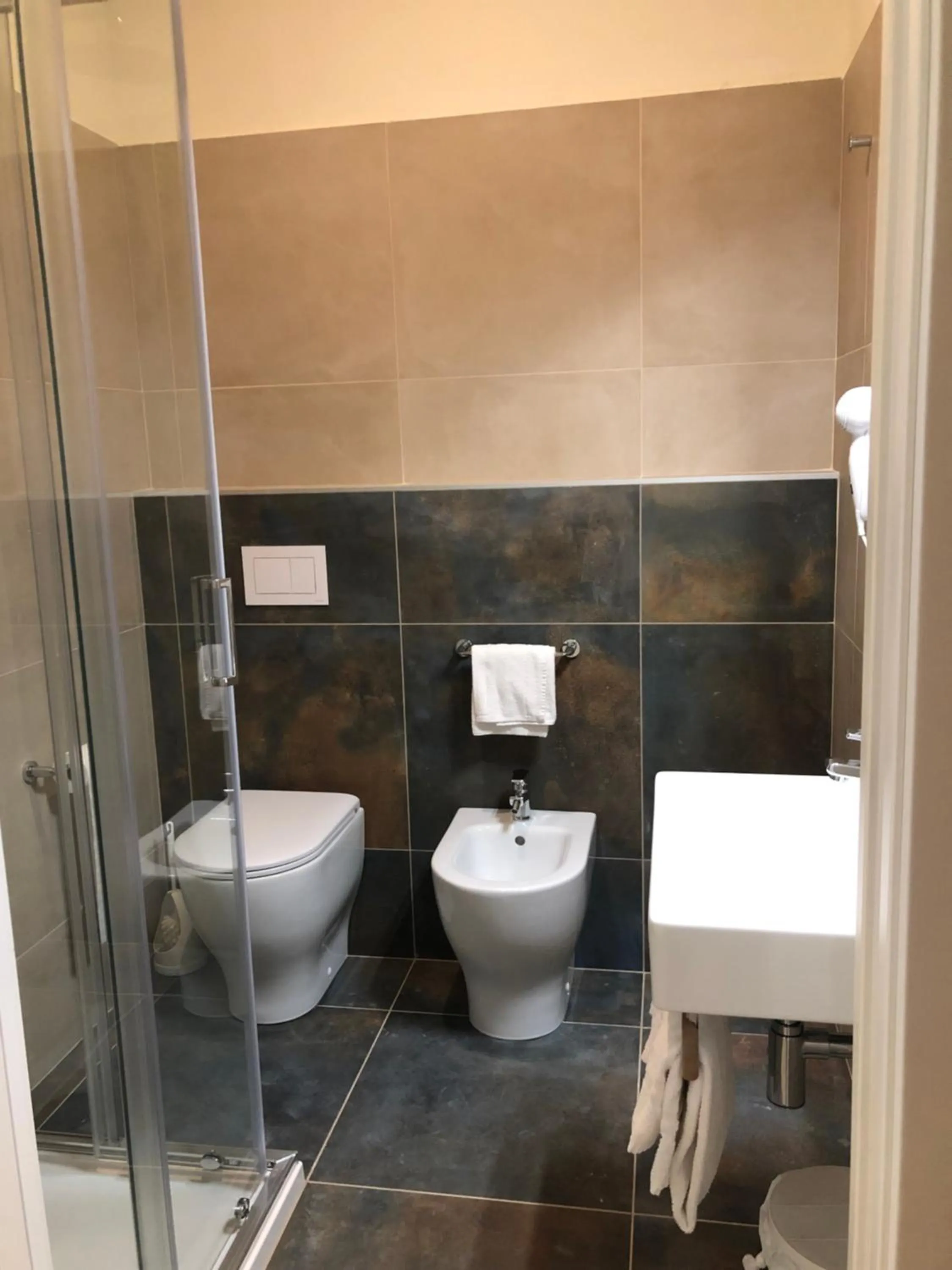 Bathroom in Hotel Suez