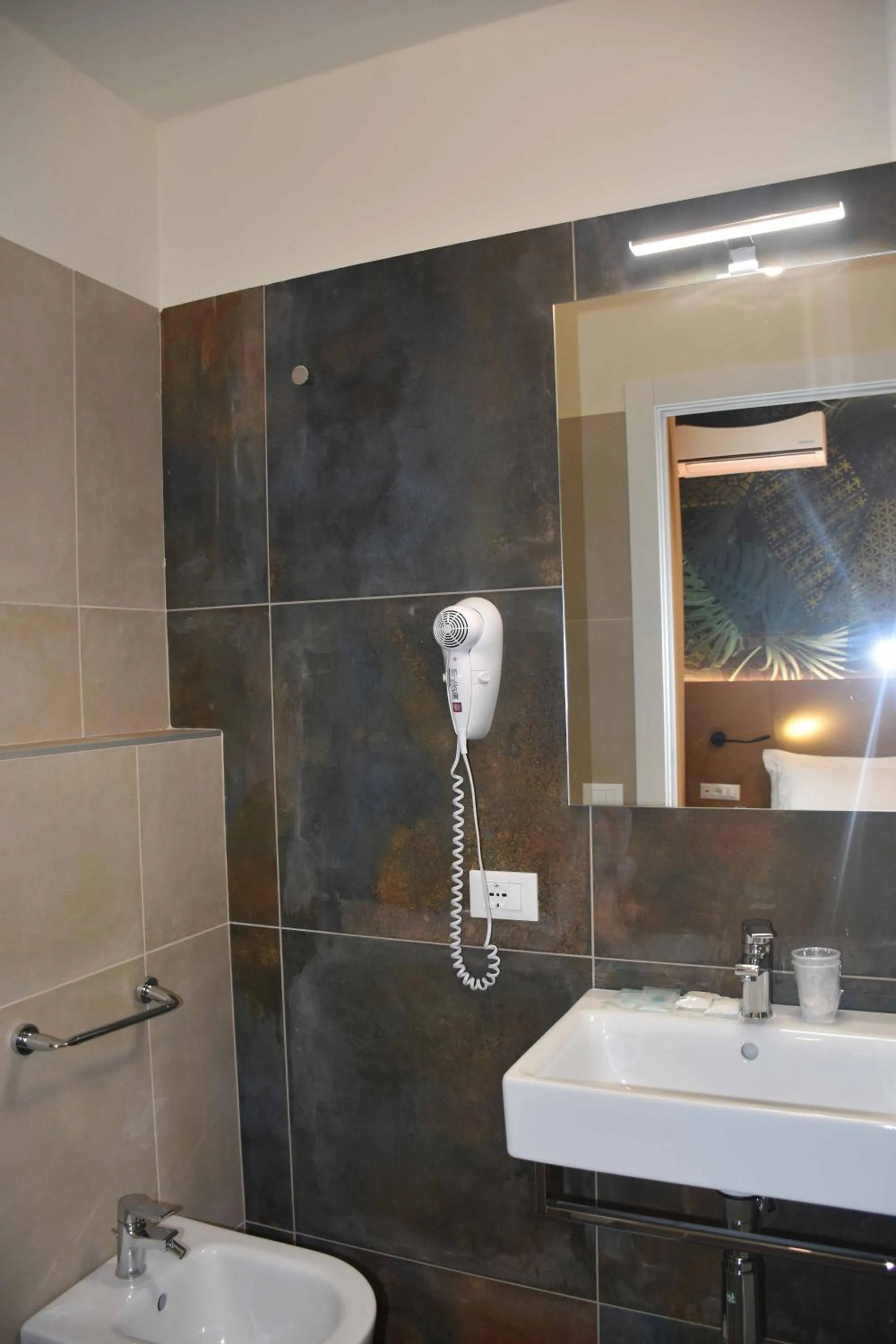 Bathroom in Hotel Suez