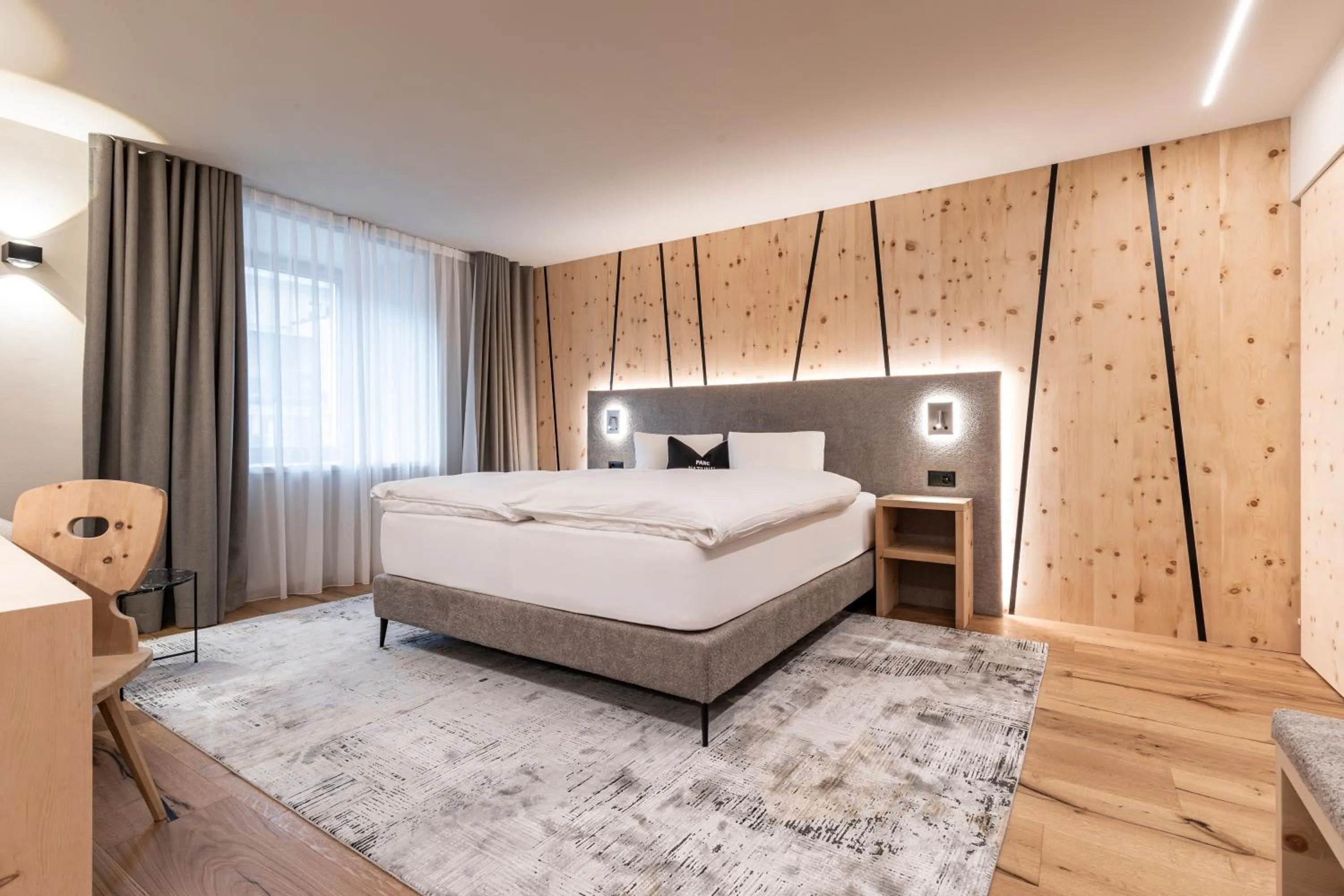 Photo of the whole room, Bed in Hotel Baer & Post Zernez