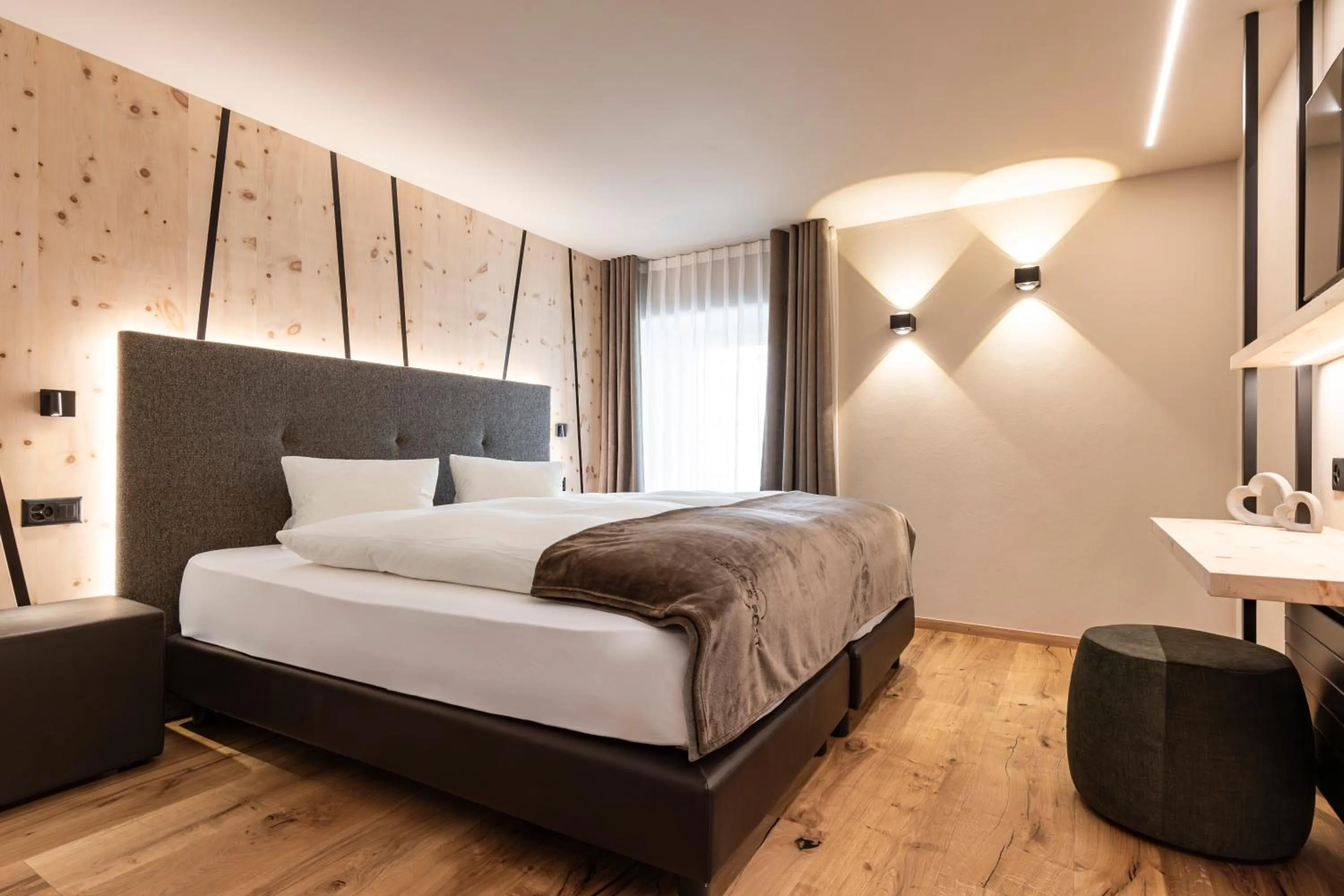 Photo of the whole room, Bed in Hotel Baer & Post Zernez