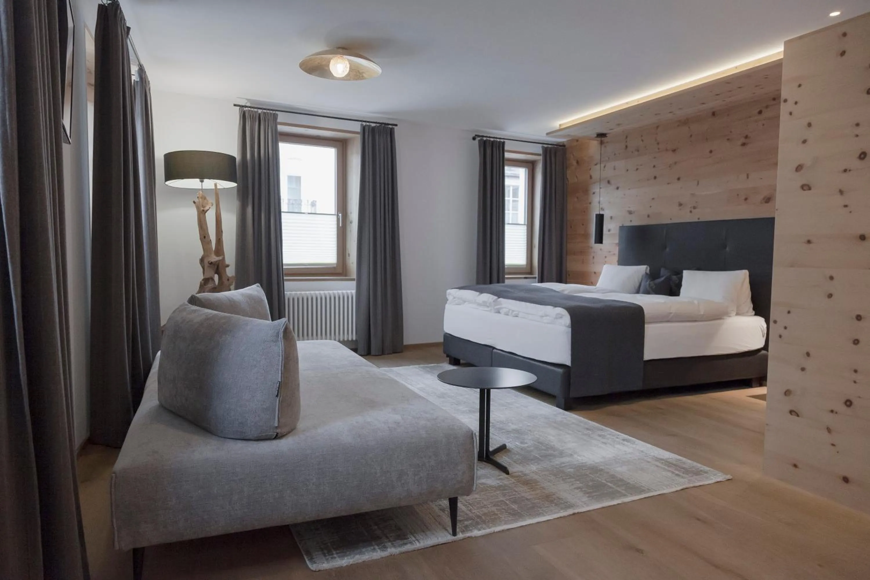 Staff, Bed in Hotel Baer & Post Zernez