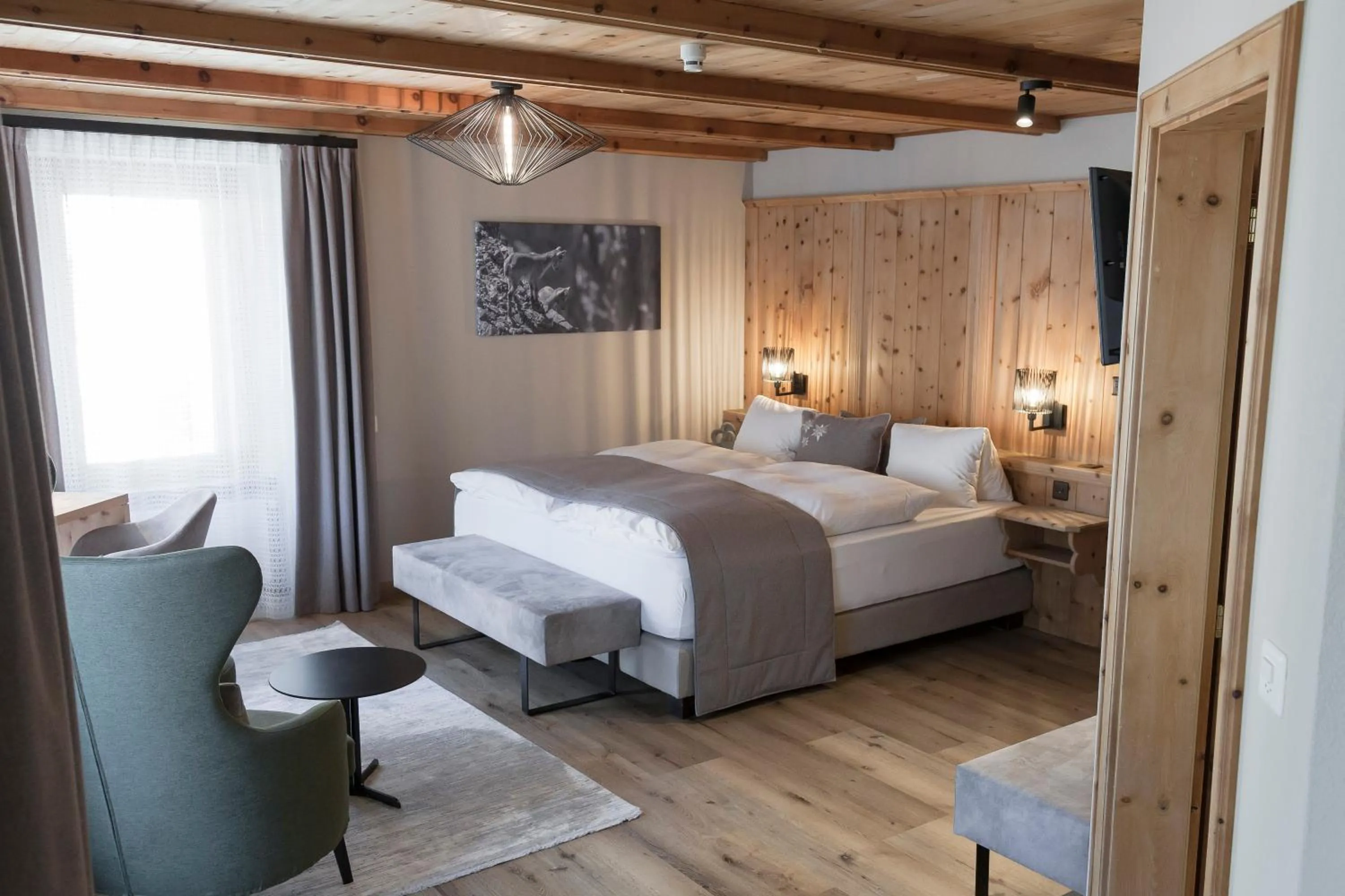 Staff, Bed in Hotel Baer & Post Zernez