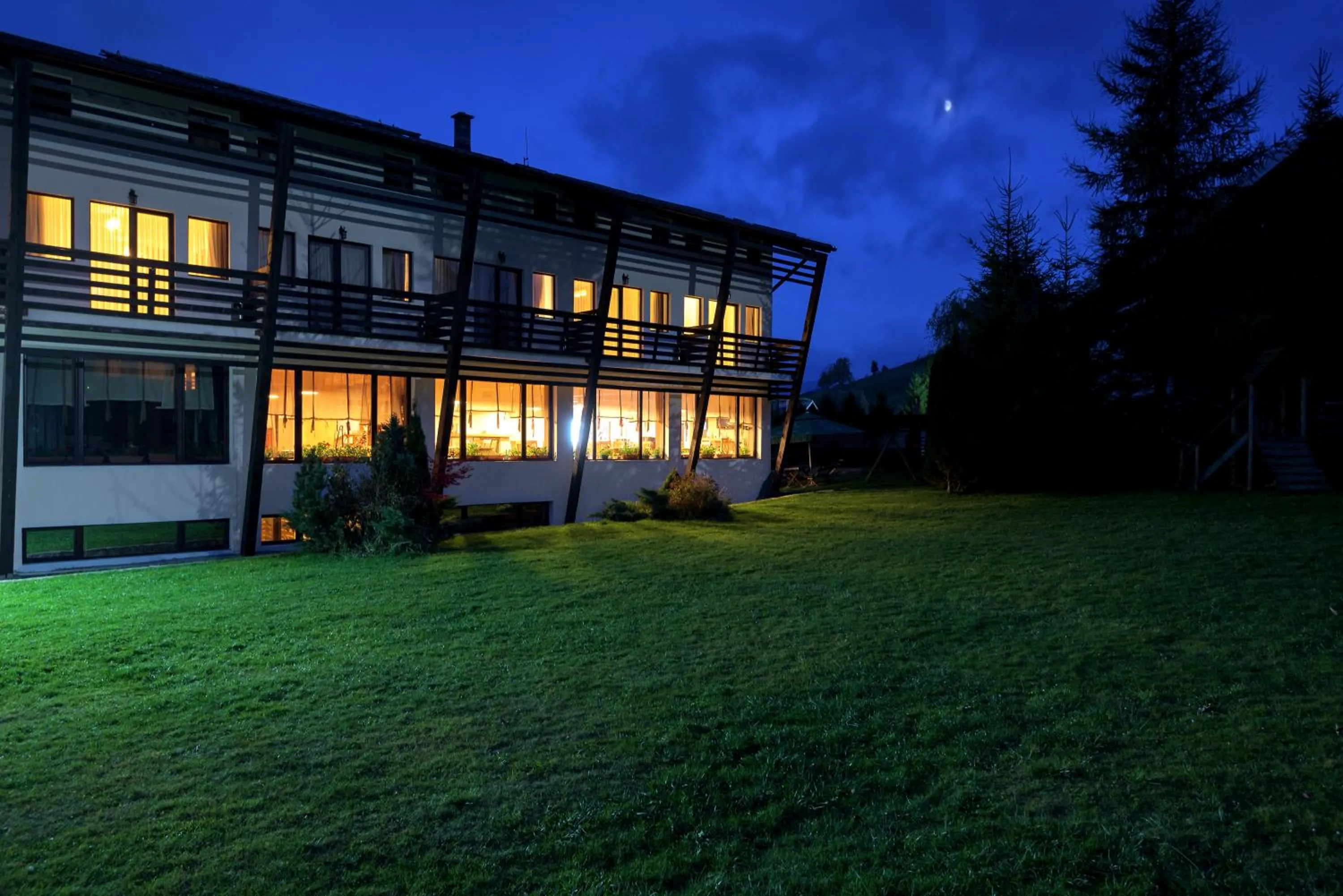 Property building in Casa Muntelui