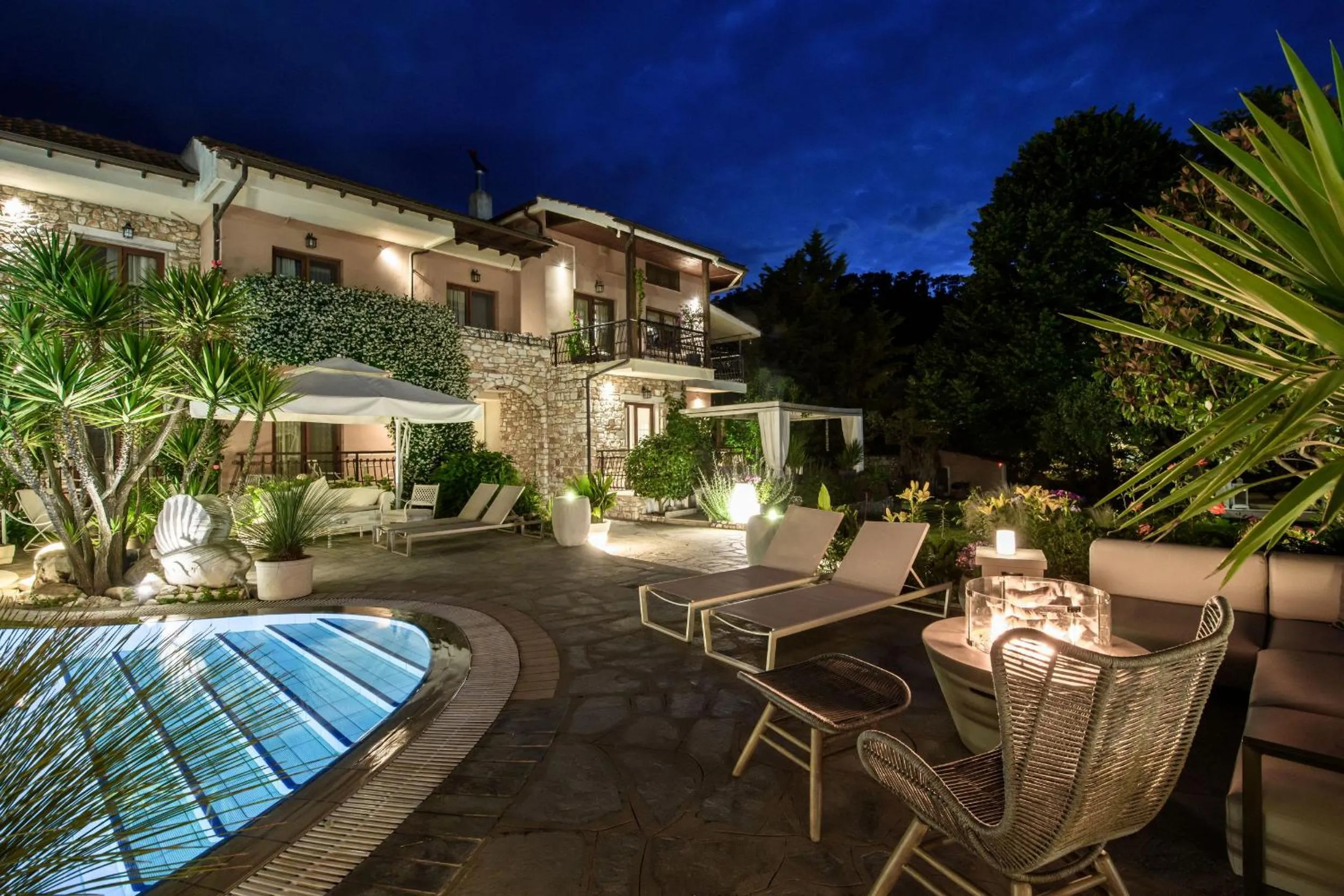 Nikoleta Luxury Villa