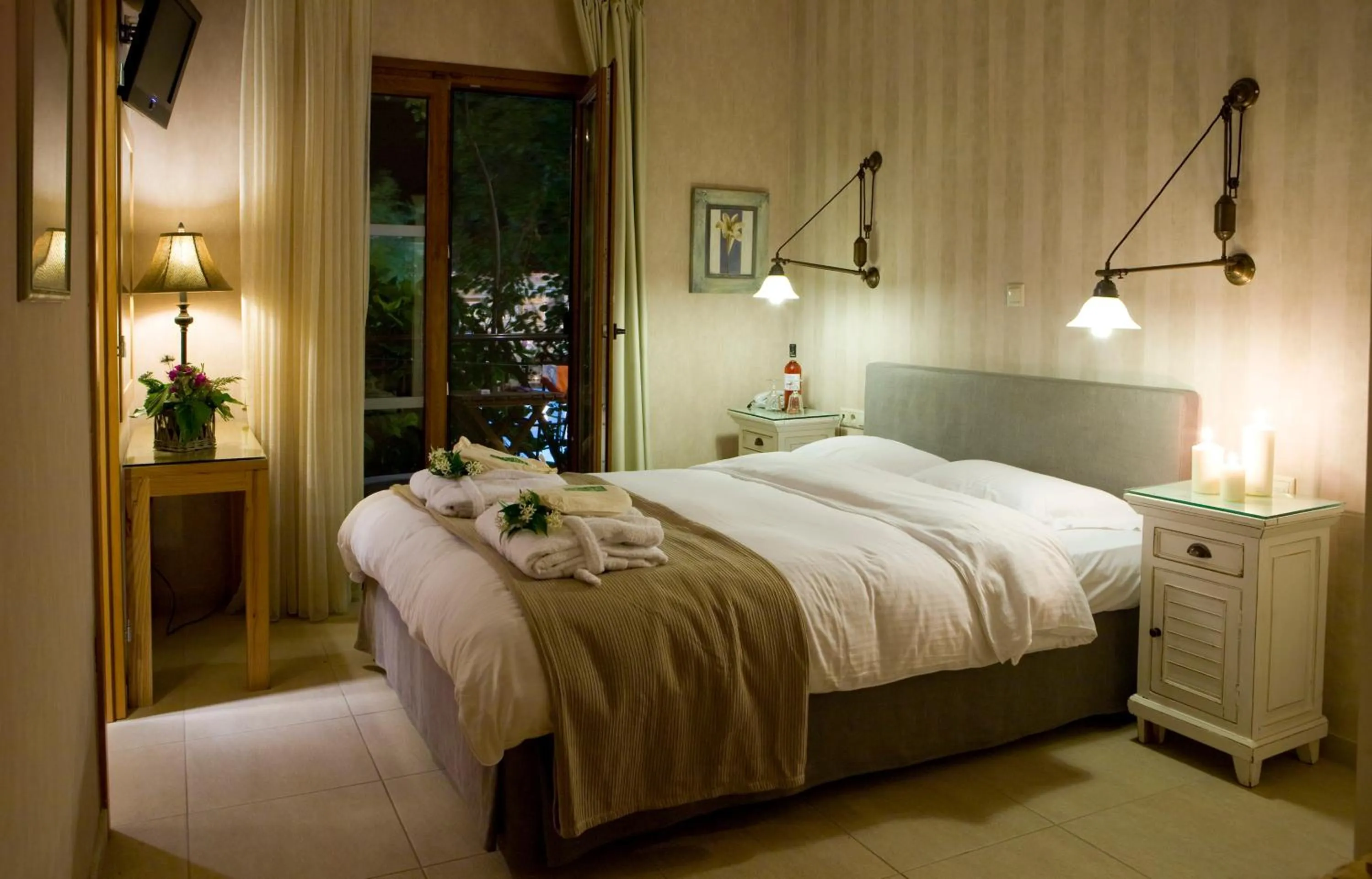 Bed in Nikoleta Luxury Villa