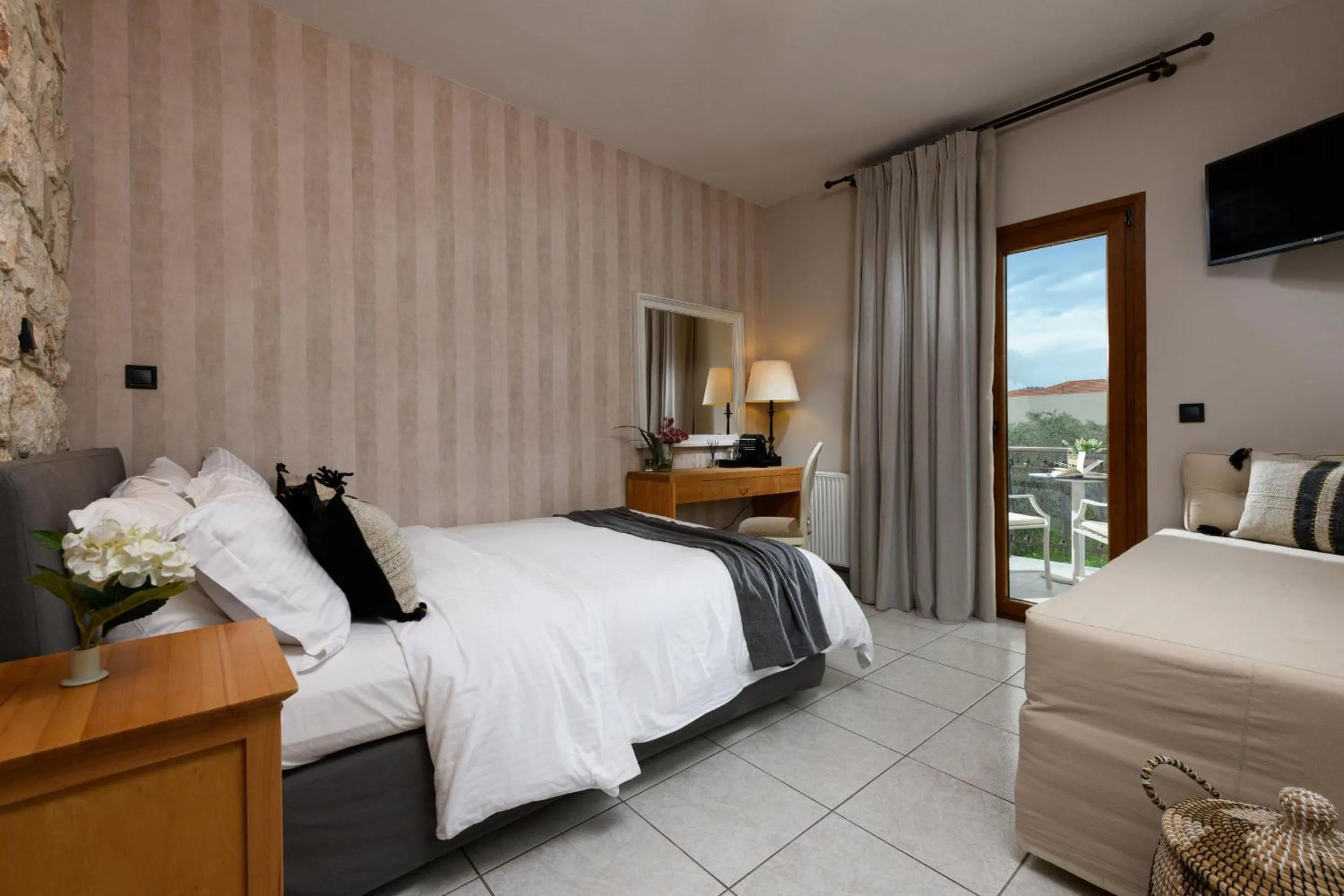 Bed in Nikoleta Luxury Villa