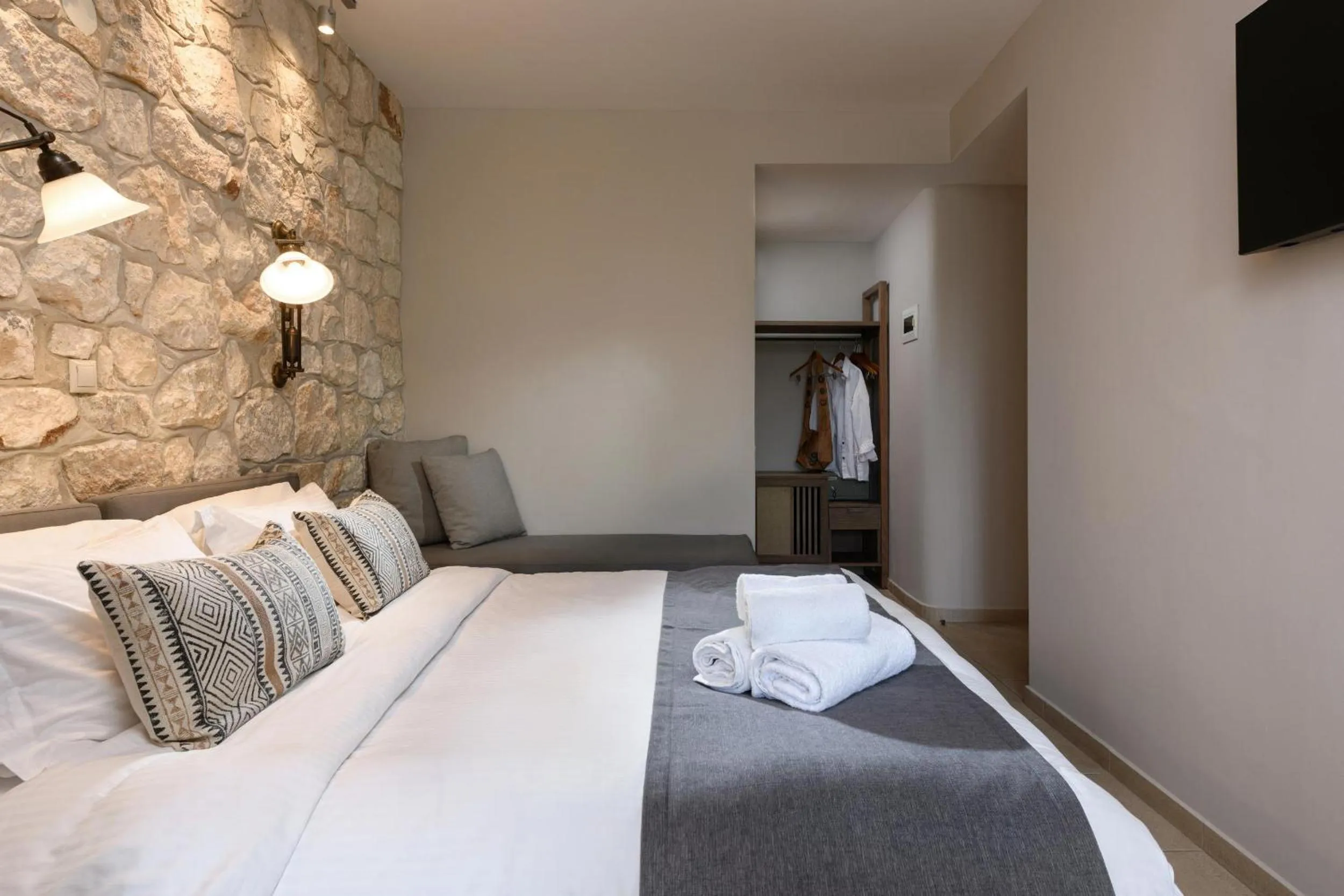 Bed in Nikoleta Luxury Villa