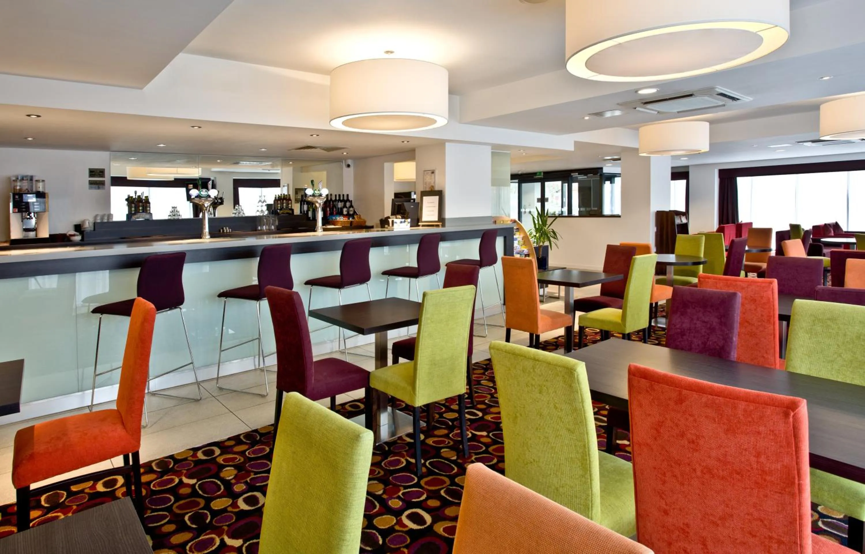 Restaurant/Places to Eat in Holiday Inn Express Birmingham-South A45