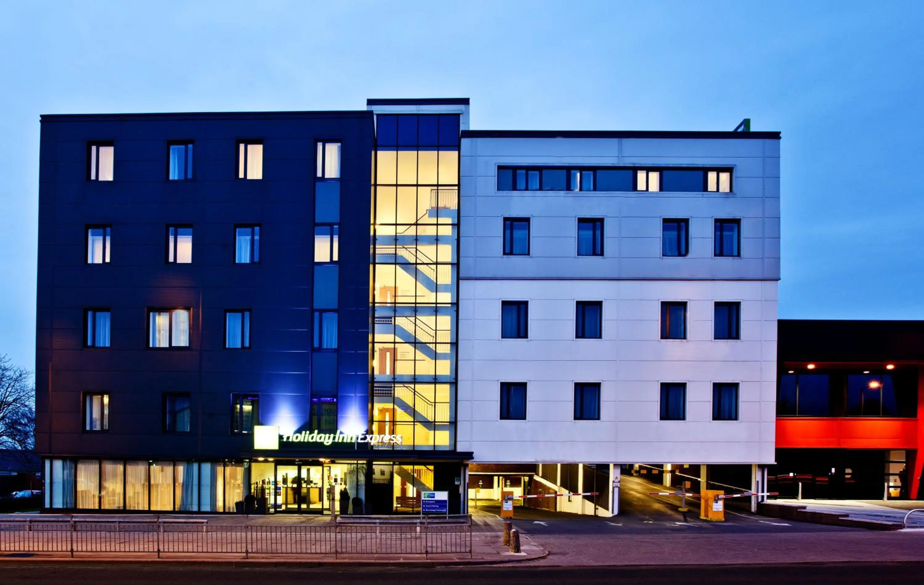 Property Building in Holiday Inn Express Birmingham-South A45